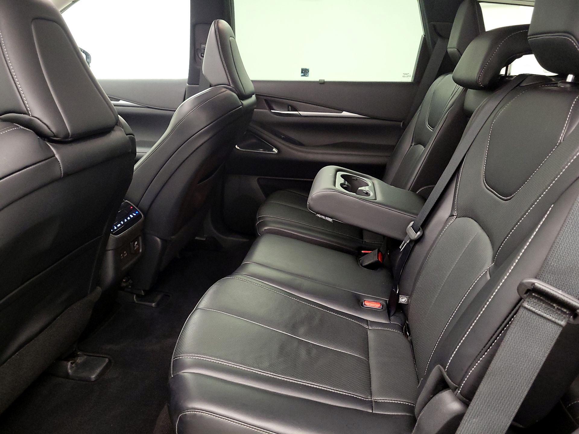 Thumbnail: 2023 INFINITI QX60 - 20