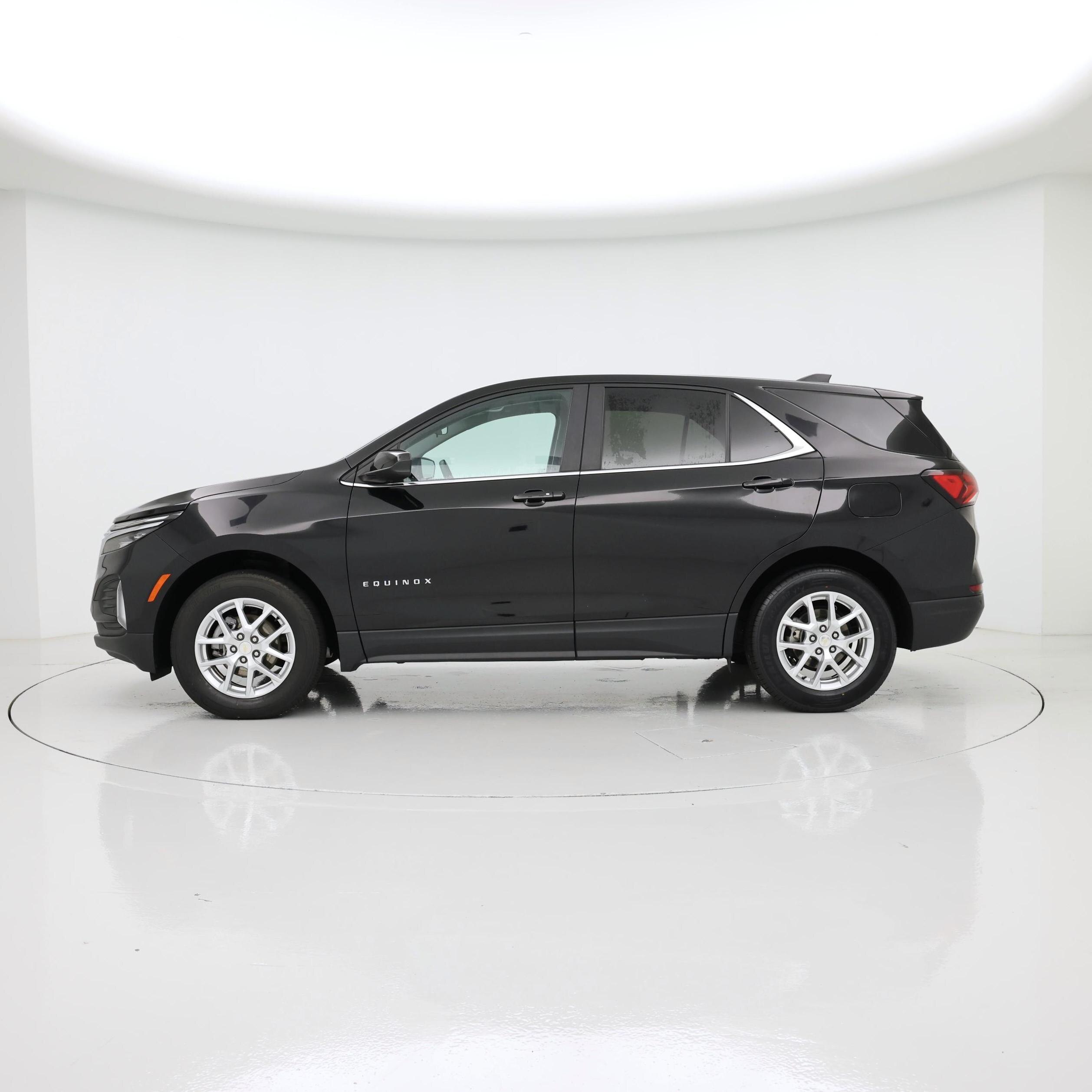 Thumbnail: 2023 Chevrolet Equinox - 3