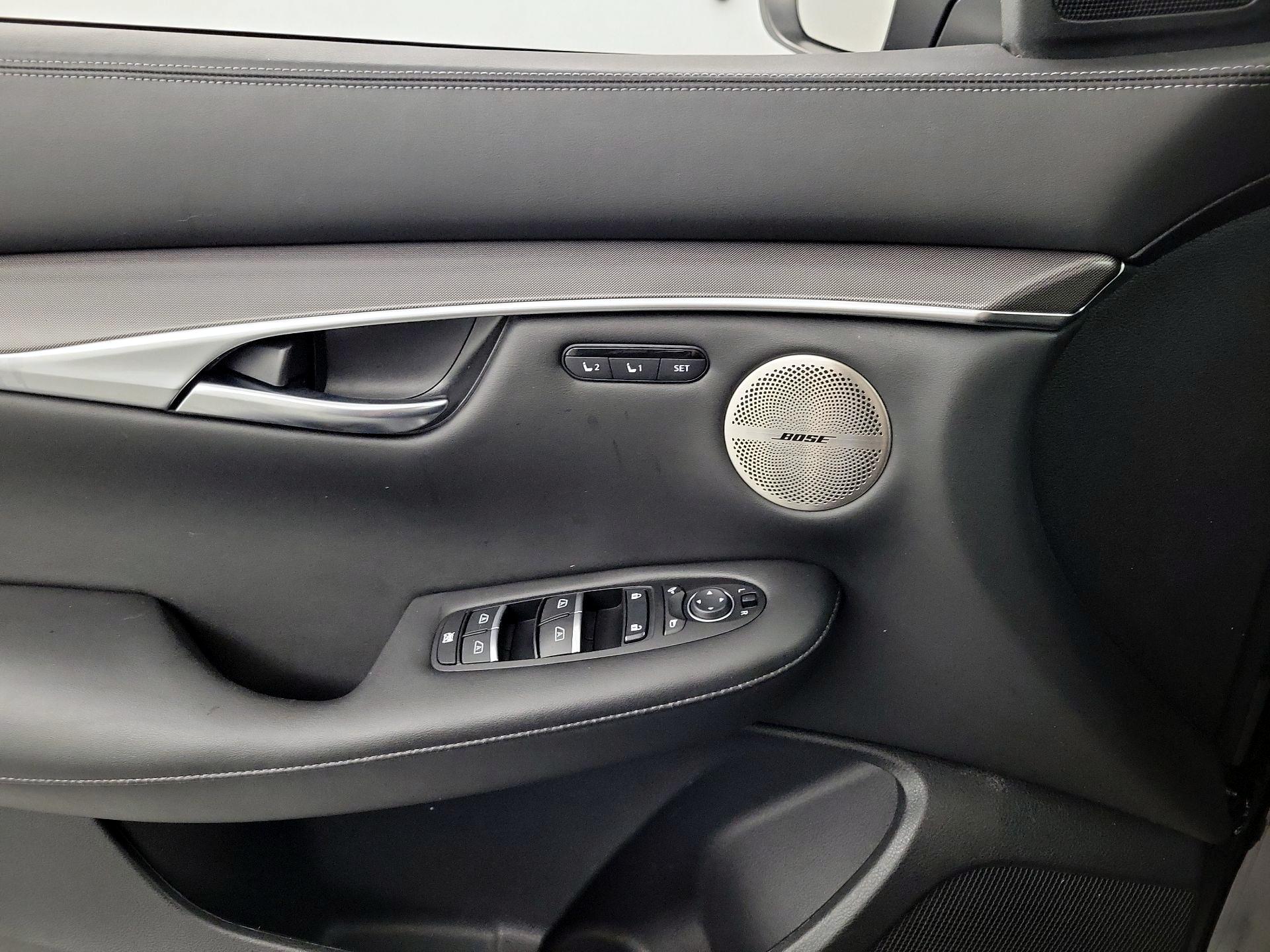 Thumbnail: 2023 INFINITI QX50 - 10