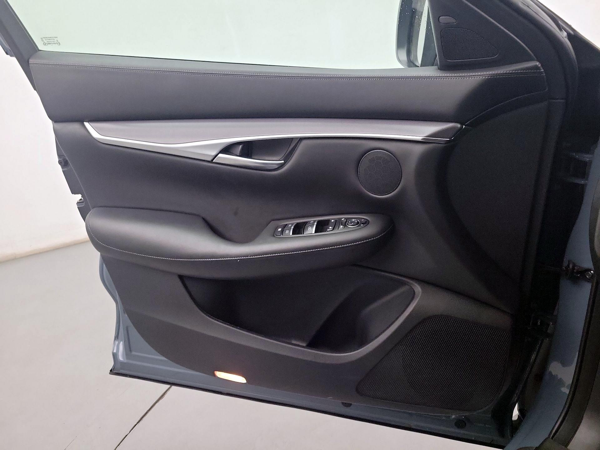 Thumbnail: 2022 INFINITI QX50 - 10