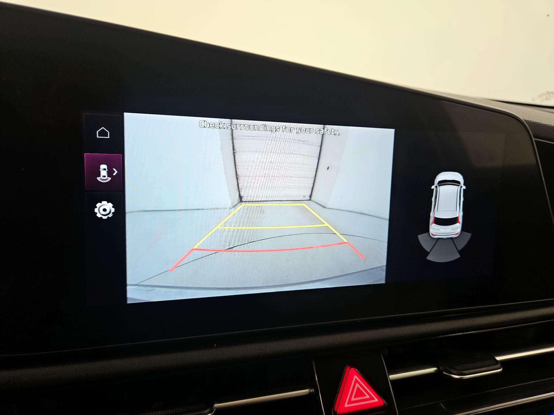 Thumbnail: 2023 Kia Niro - 15