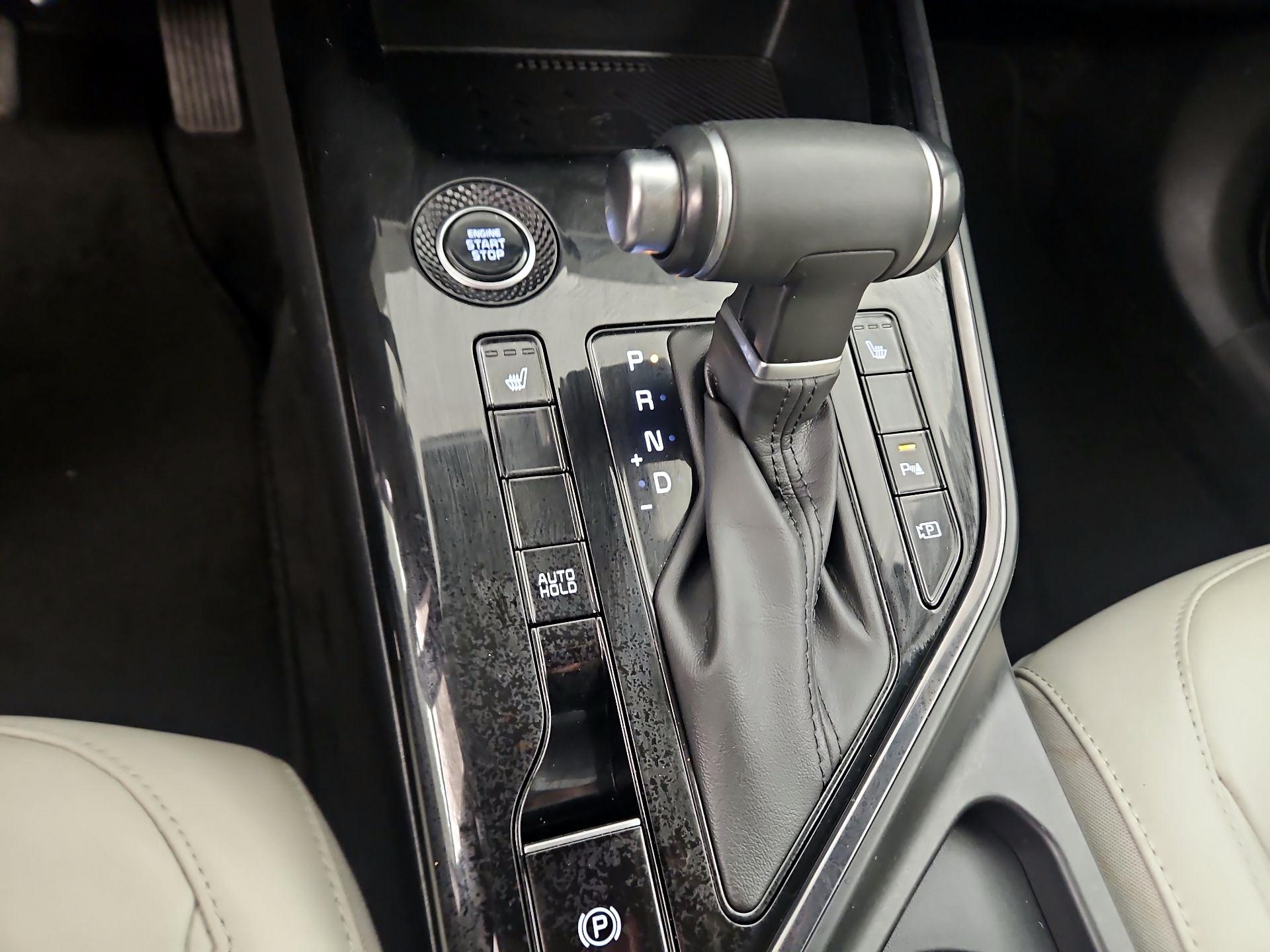 Thumbnail: 2023 Kia Niro - 18