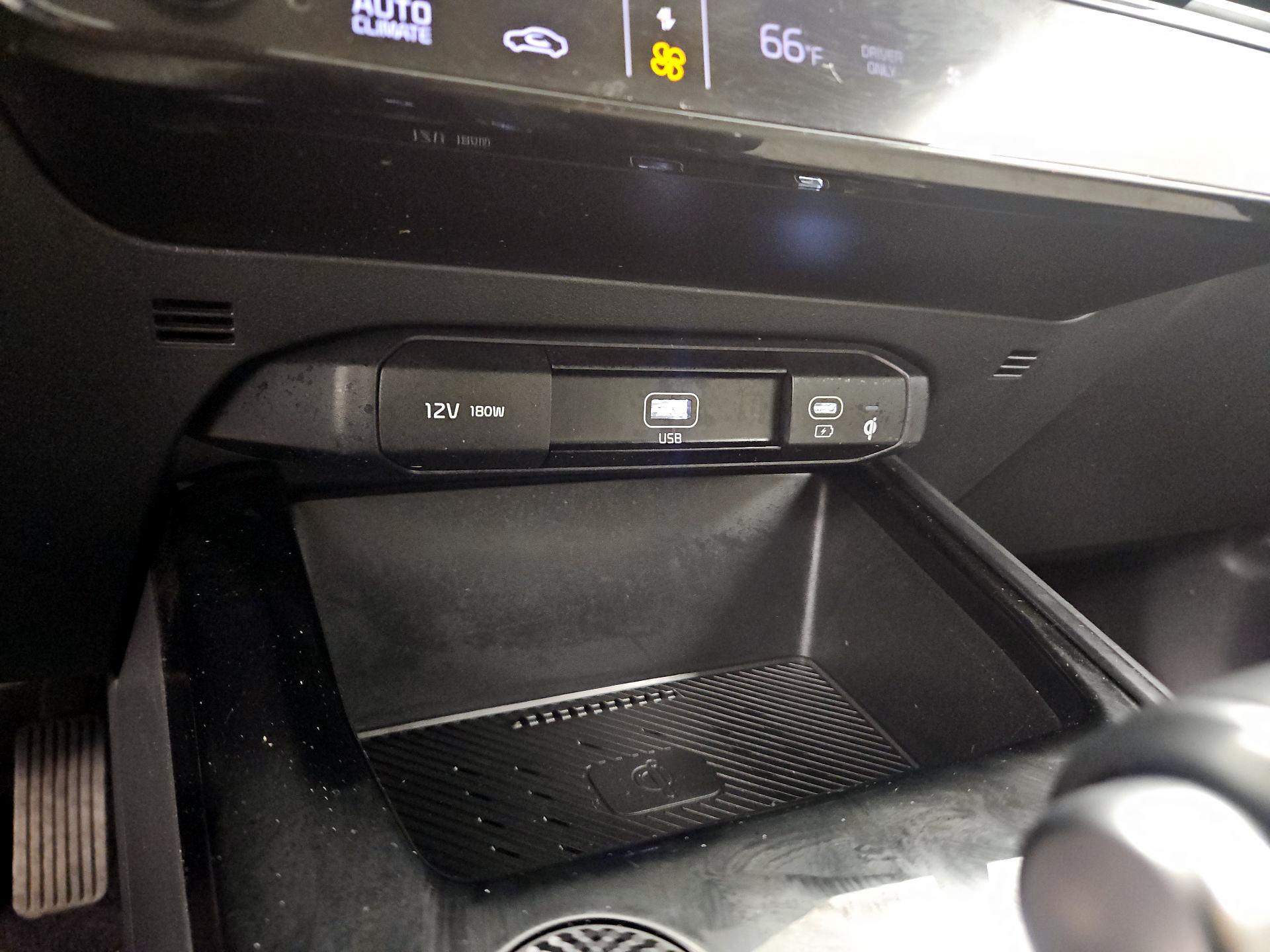 Thumbnail: 2023 Kia Niro - 19