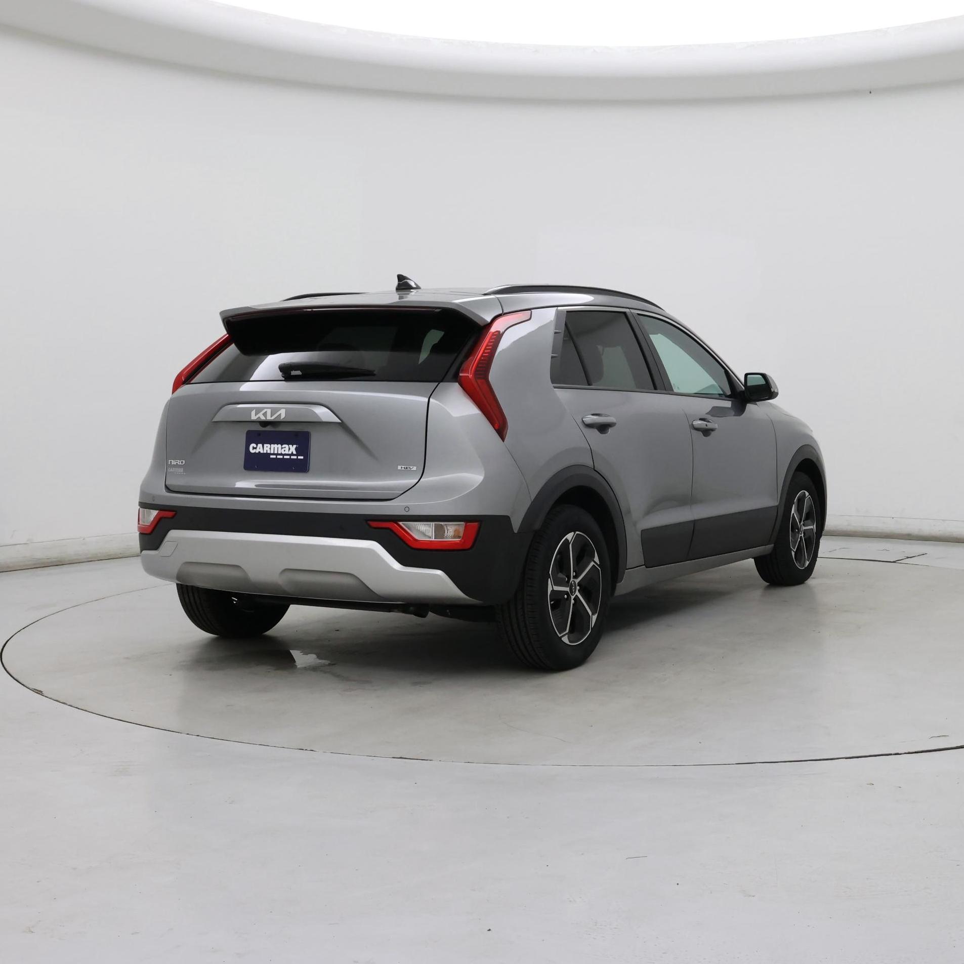 Thumbnail: 2023 Kia Niro - 8