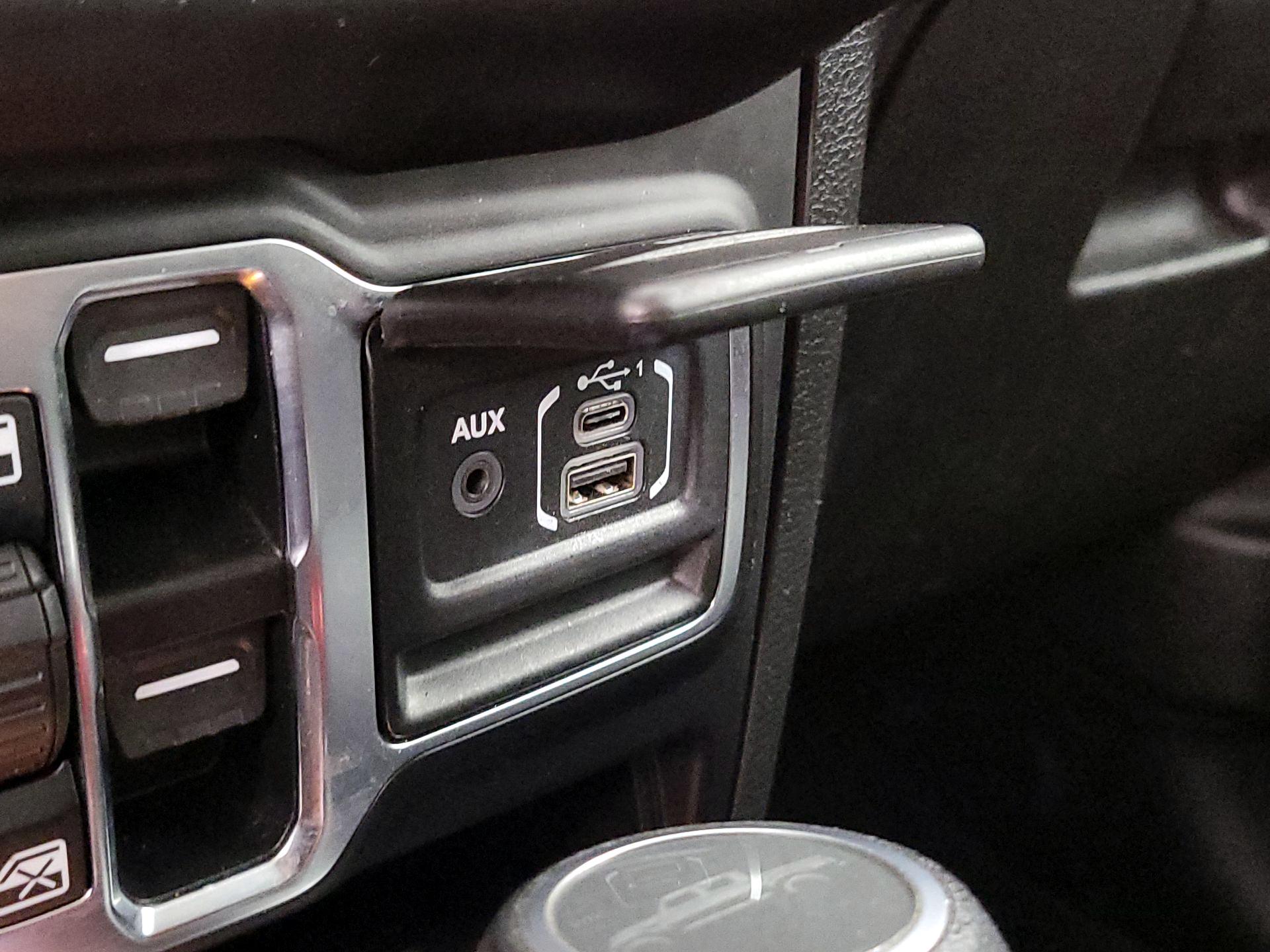 Thumbnail: 2022 Jeep Gladiator - 18