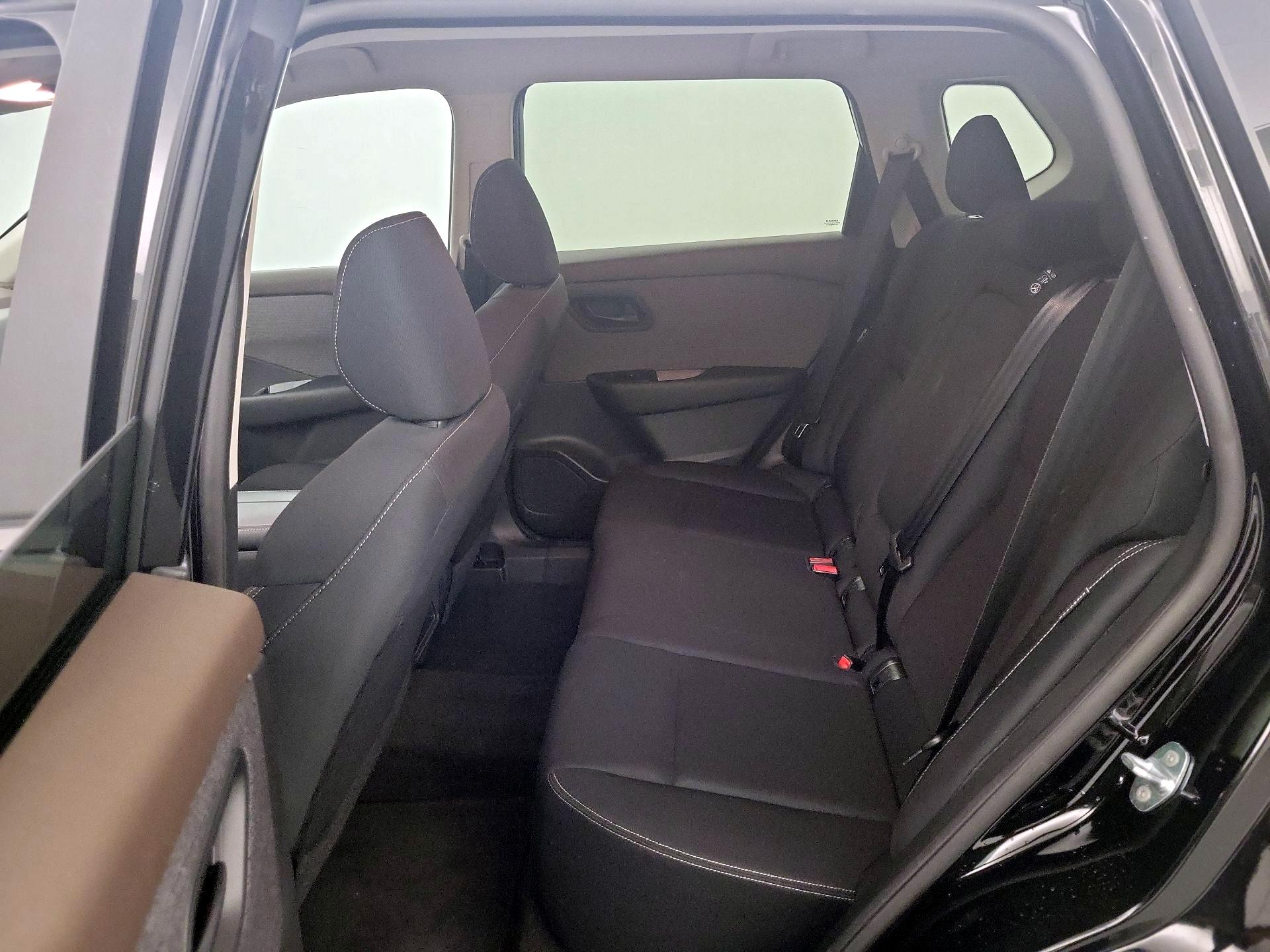 Thumbnail: 2023 Nissan Rogue - 17