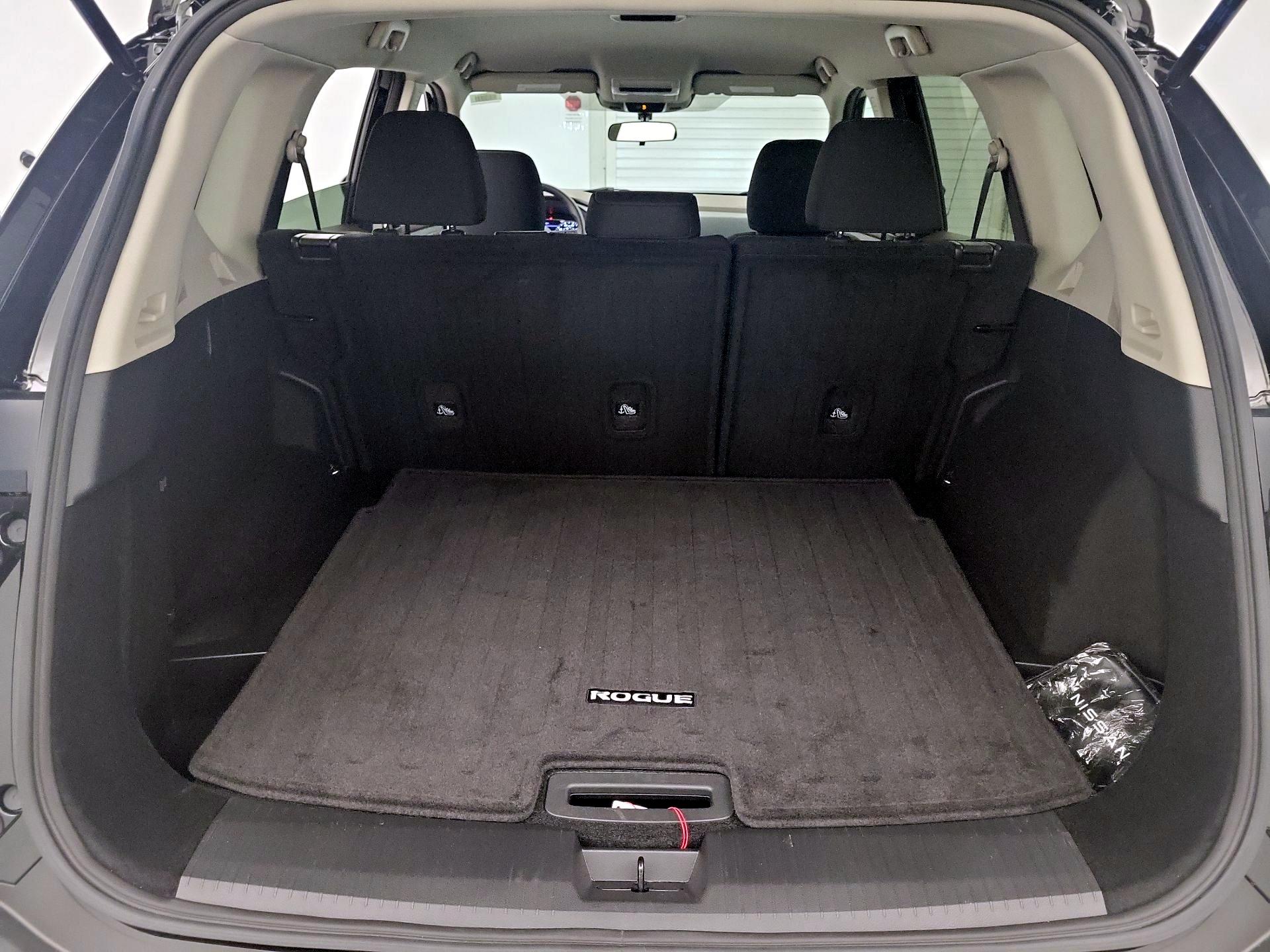 Thumbnail: 2023 Nissan Rogue - 18