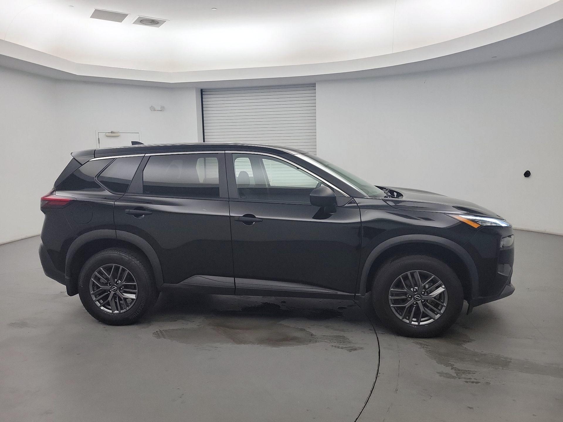 Thumbnail: 2023 Nissan Rogue - 4