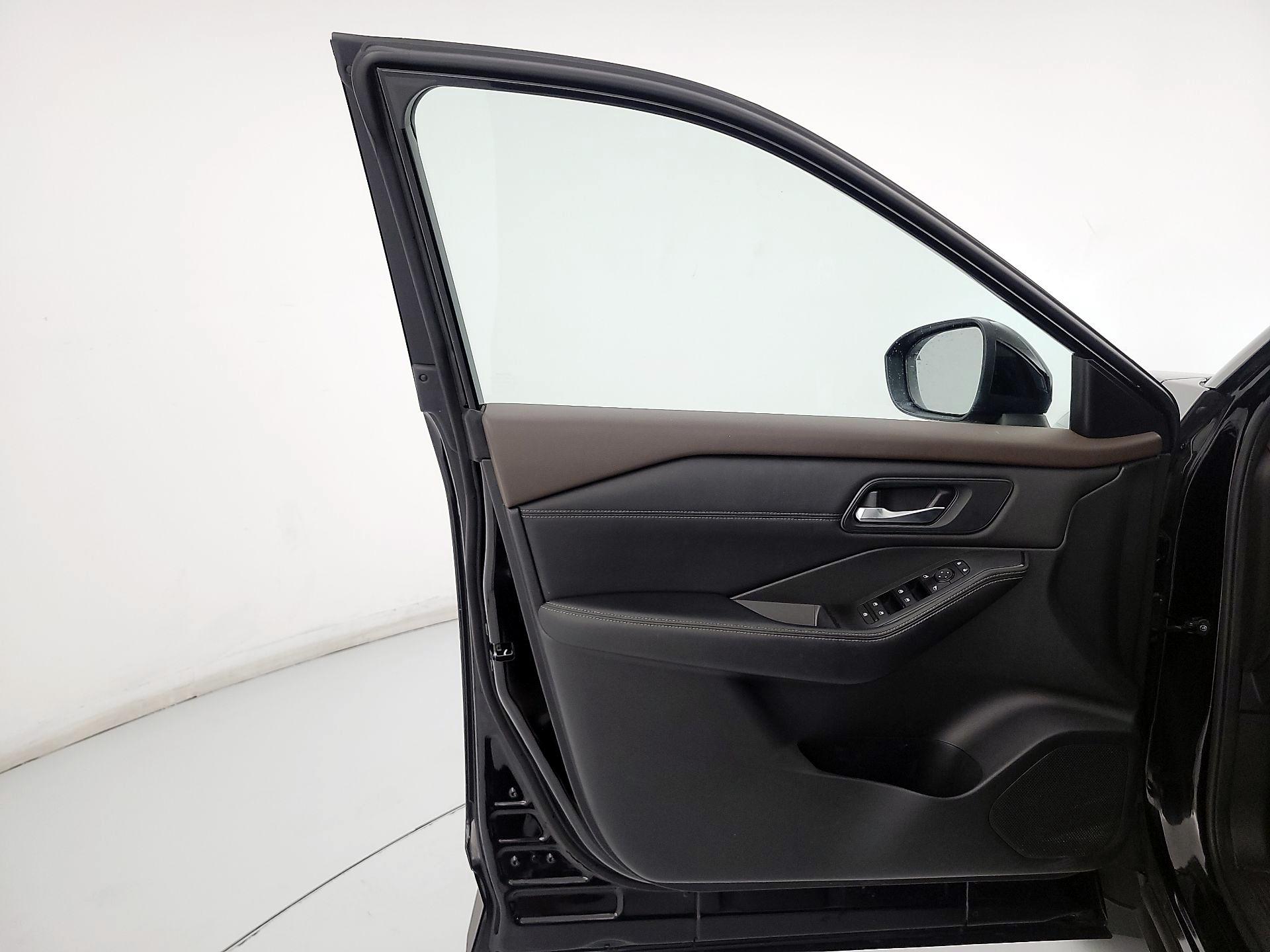 Thumbnail: 2023 Nissan Rogue - 12