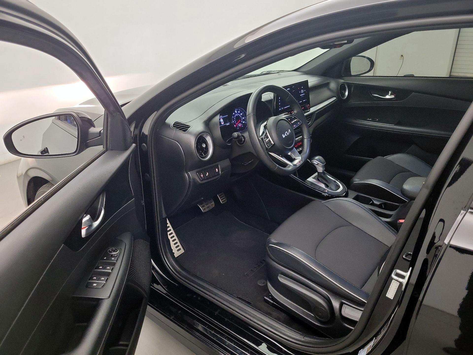 Thumbnail: 2023 Kia Forte - 11