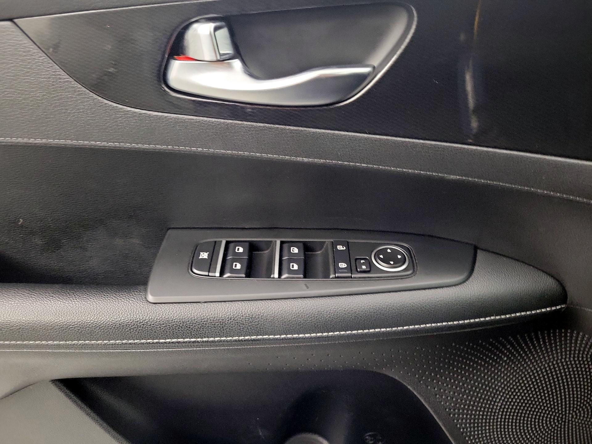 Thumbnail: 2023 Kia Forte - 12