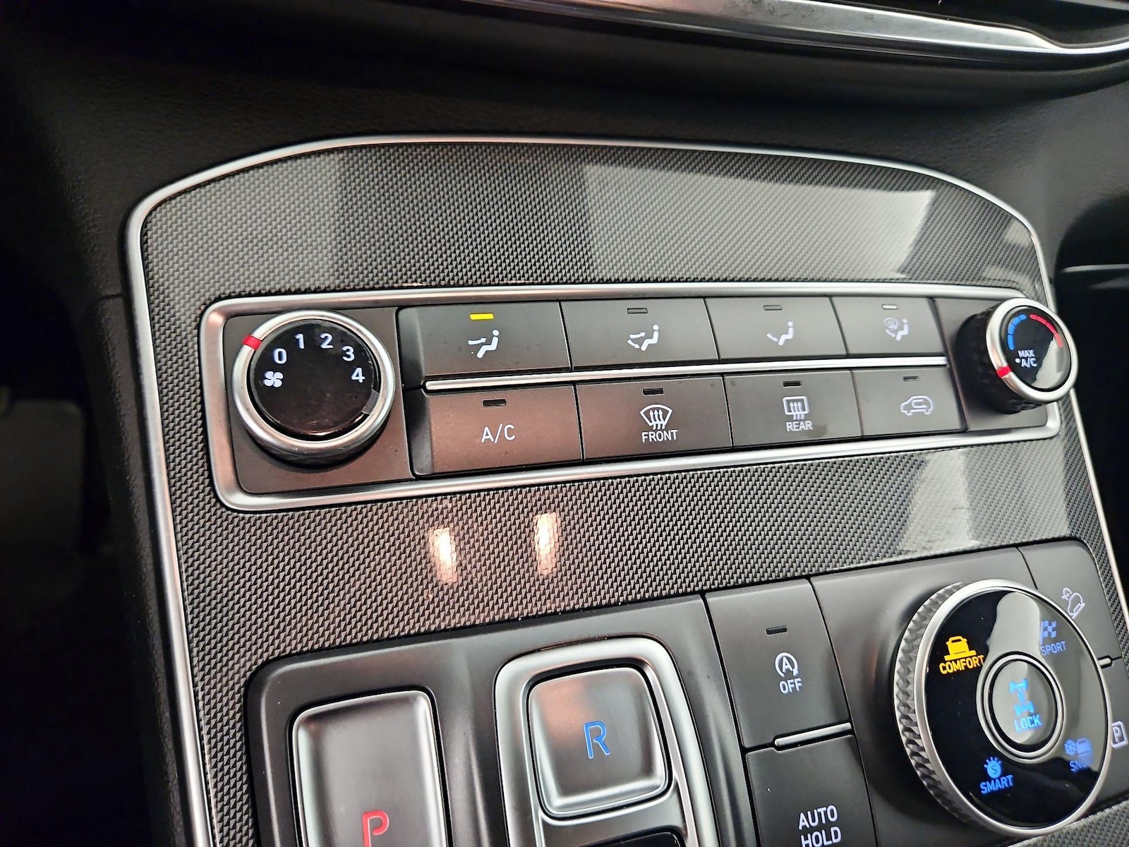 2023 Hyundai Santa Fe SE - Photo 17