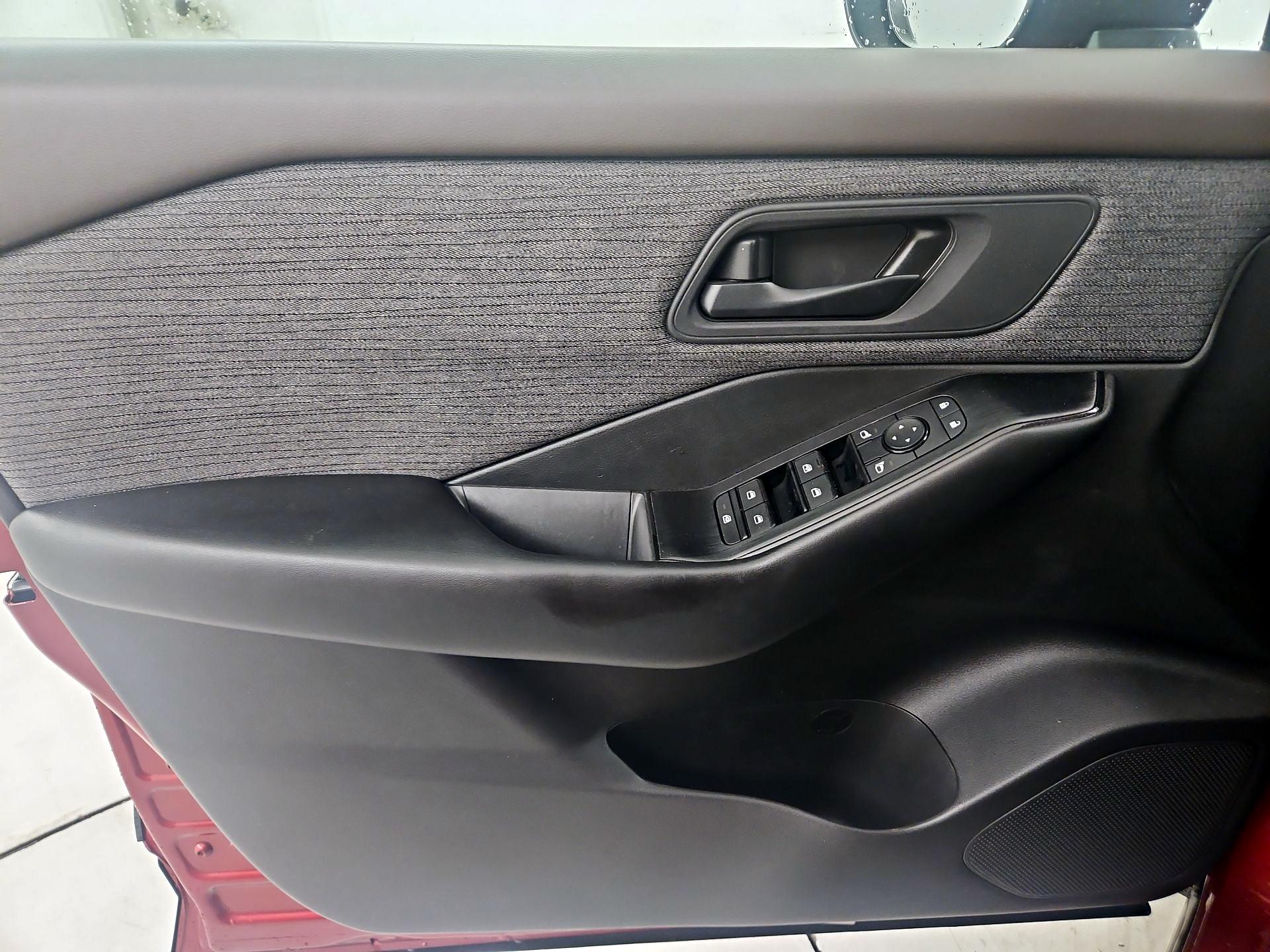 Thumbnail: 2023 Nissan Rogue - 12