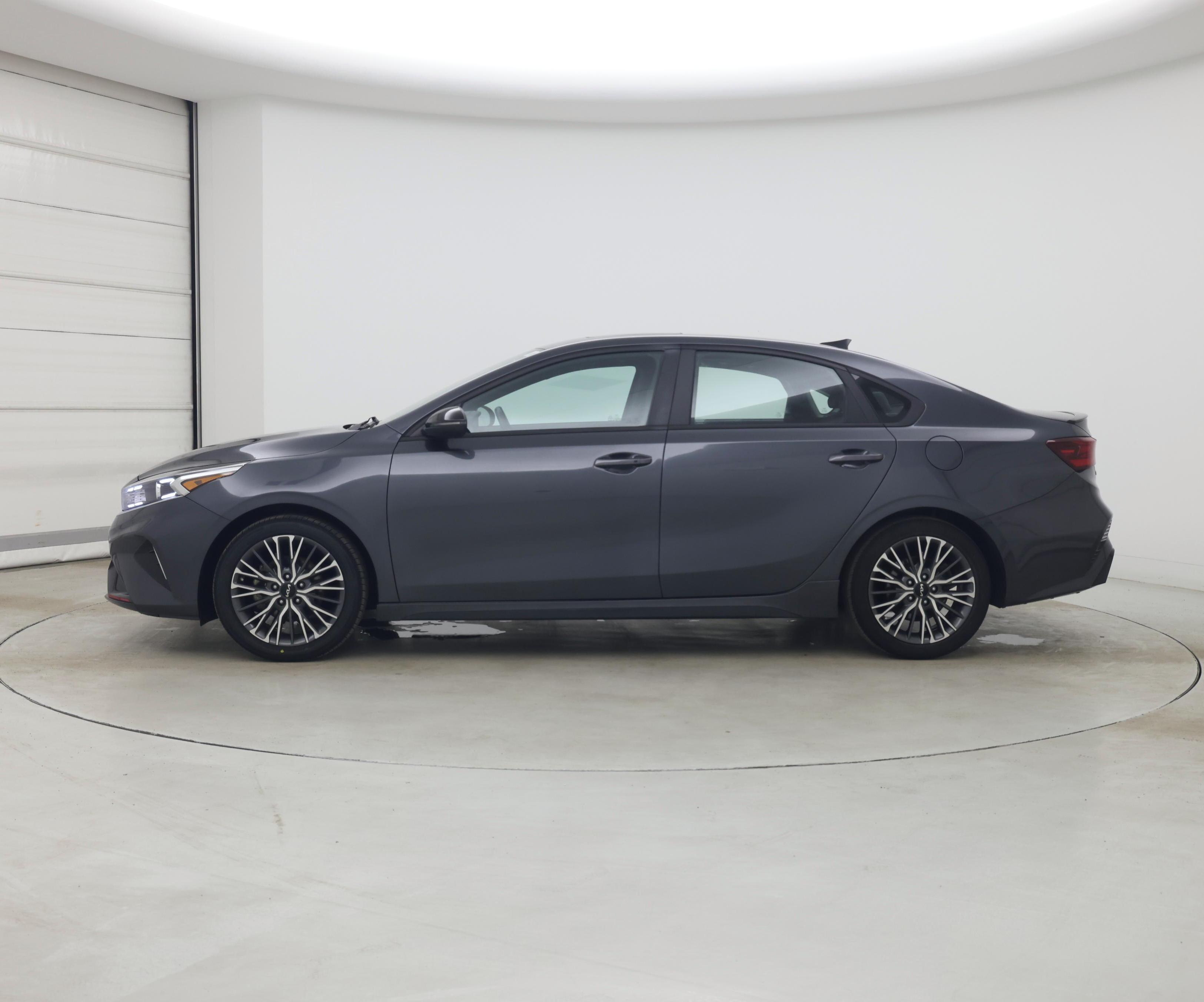 Thumbnail: 2023 Kia Forte - 3