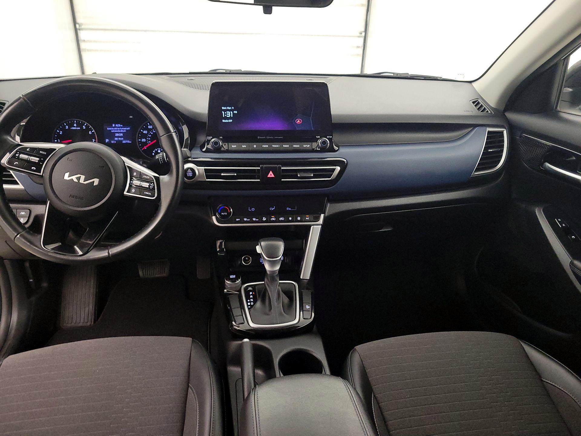 Thumbnail: 2023 Kia Seltos - 9