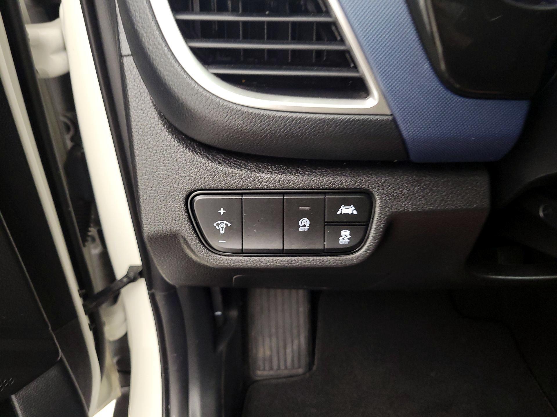 Thumbnail: 2023 Kia Seltos - 13