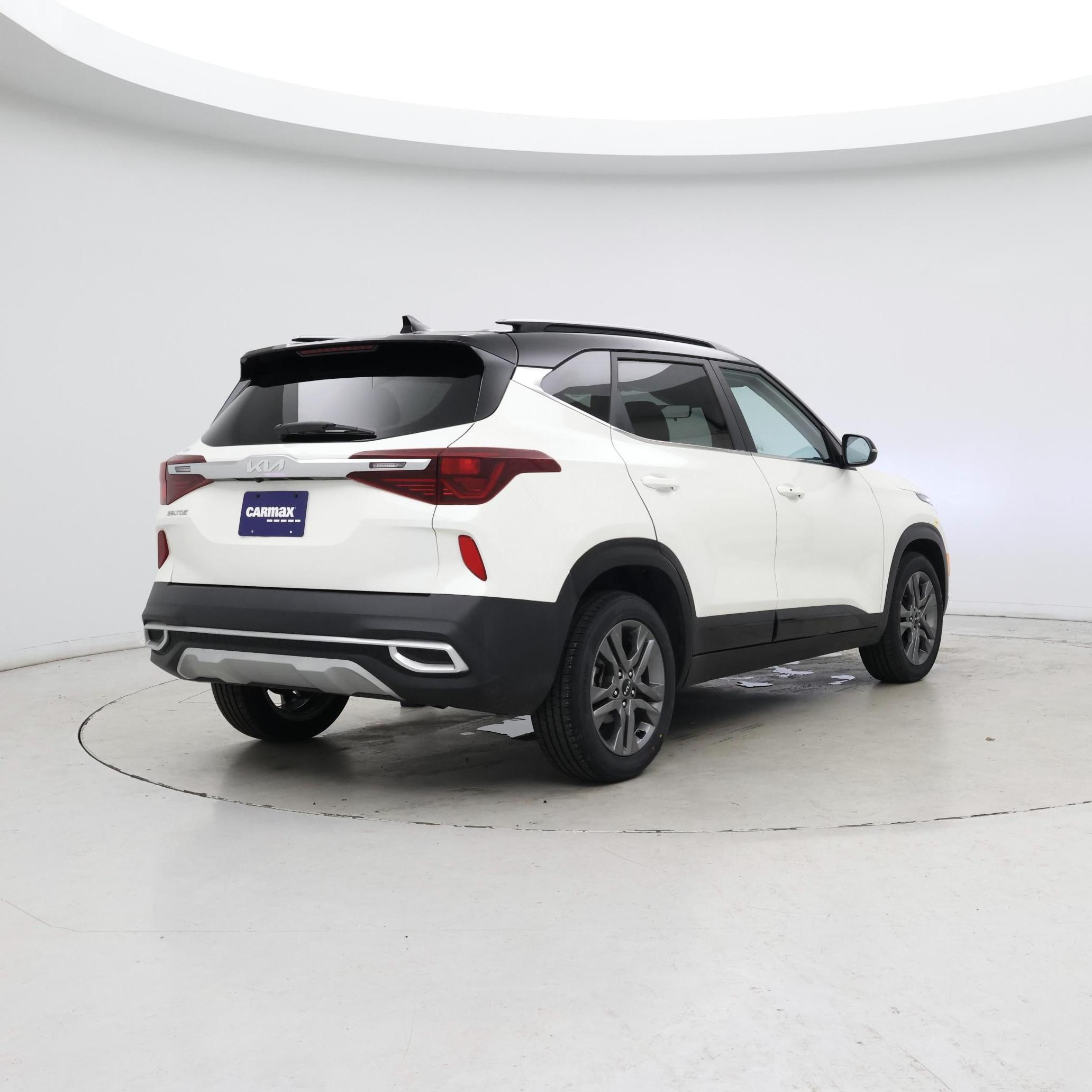 Thumbnail: 2023 Kia Seltos - 8