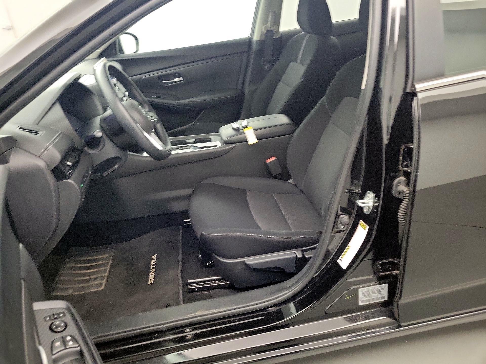 Thumbnail: 2023 Nissan Sentra - 9