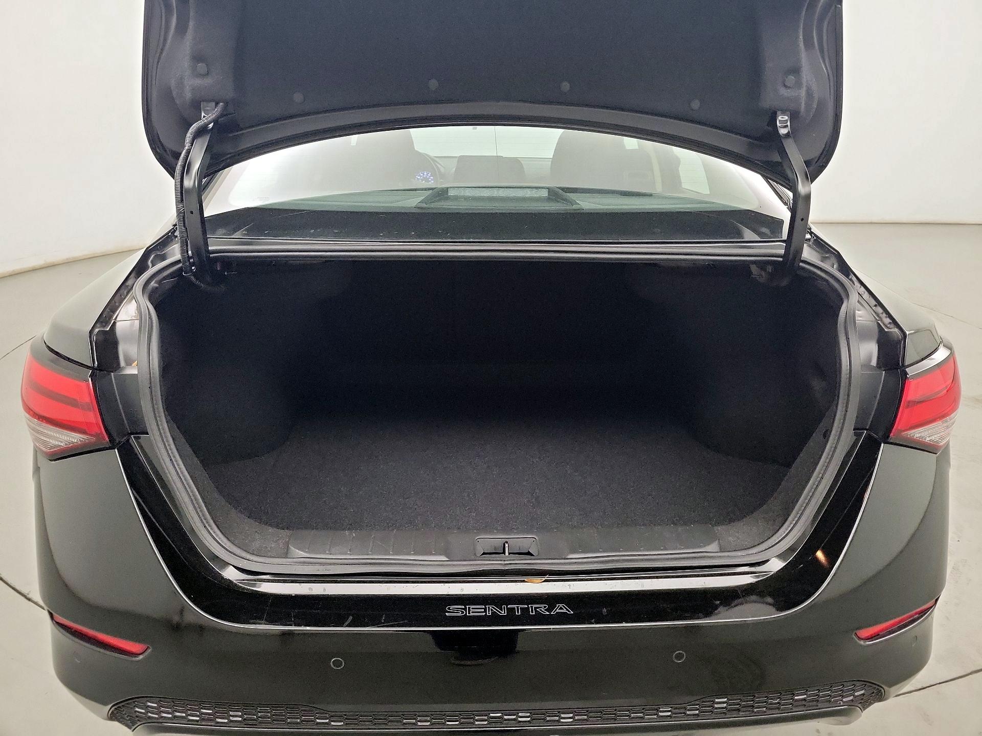 Thumbnail: 2023 Nissan Sentra - 18