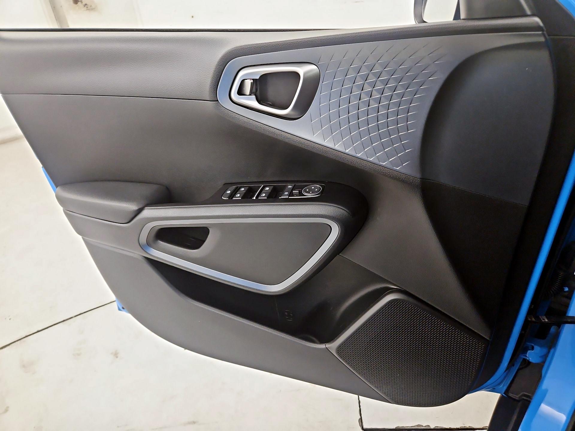 Thumbnail: 2023 Kia Soul - 12