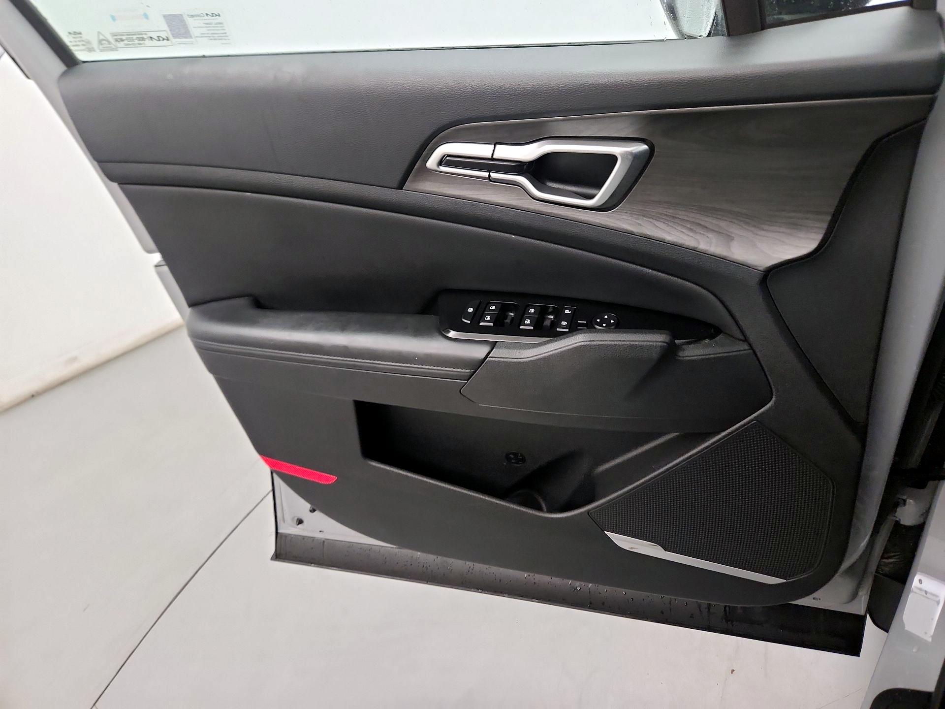 Thumbnail: 2023 Kia Sportage - 10