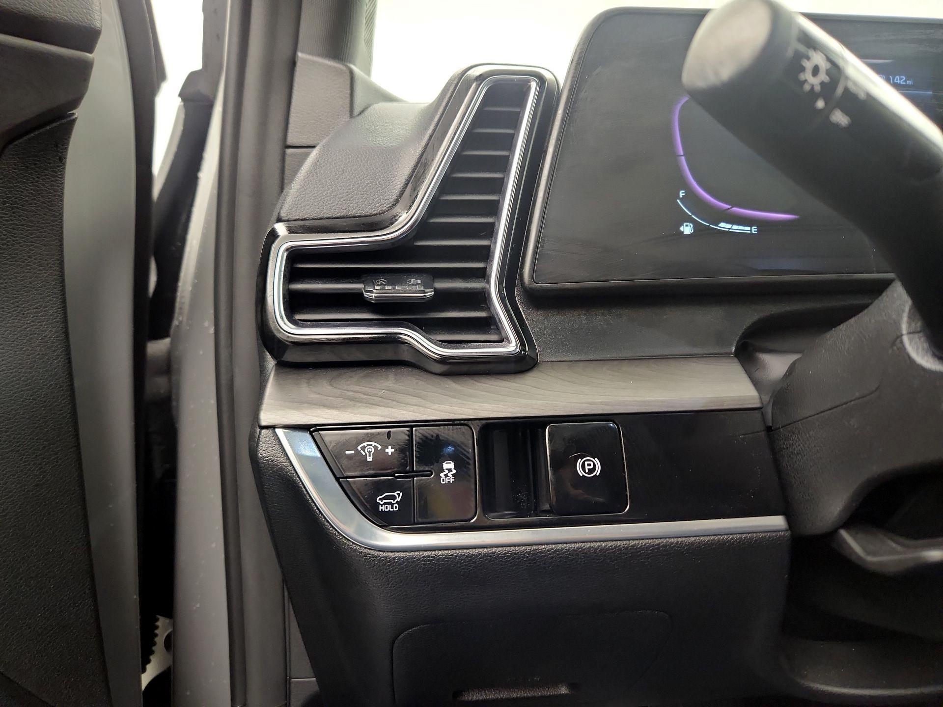 Thumbnail: 2023 Kia Sportage - 11