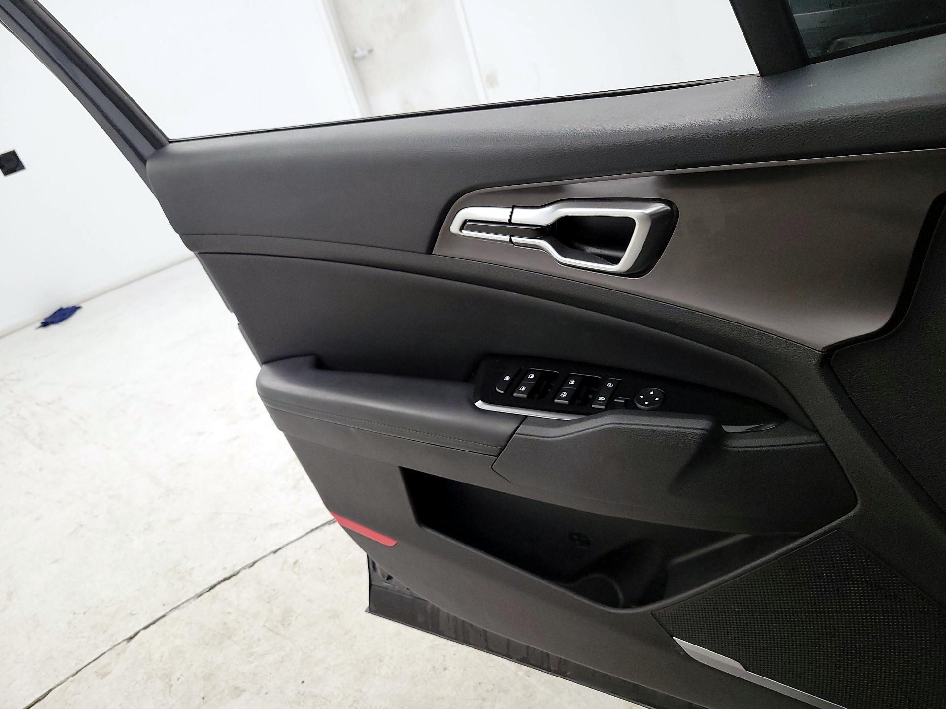 Thumbnail: 2023 Kia Sportage - 12