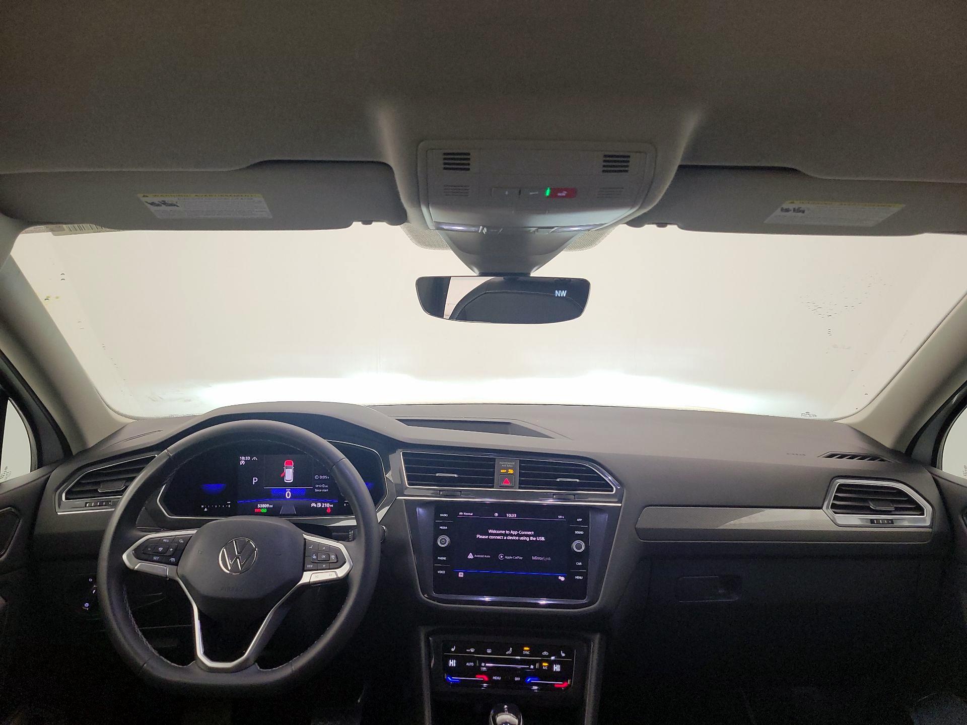 Thumbnail: 2022 Volkswagen Tiguan - 9