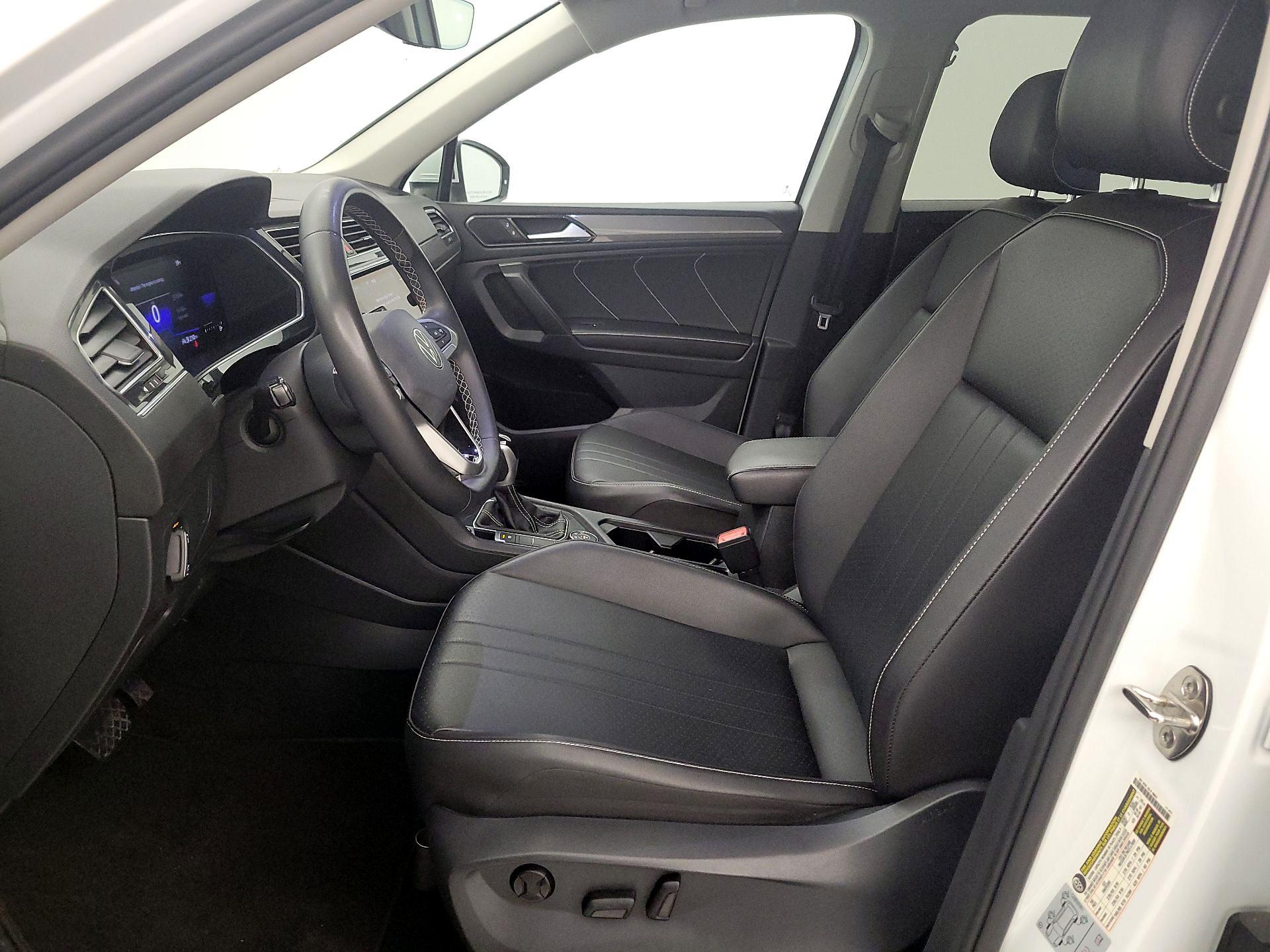 Thumbnail: 2022 Volkswagen Tiguan - 11