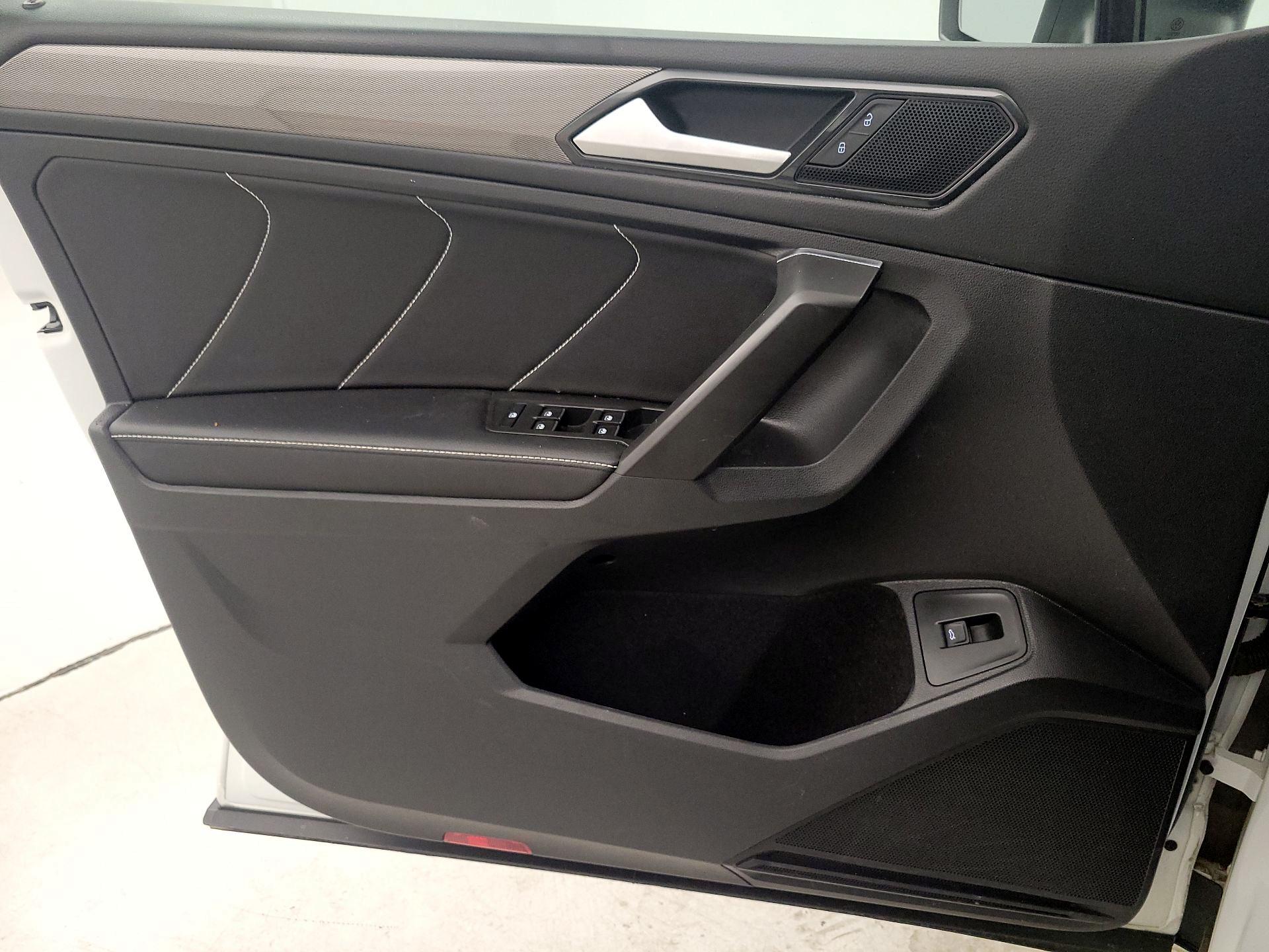 Thumbnail: 2022 Volkswagen Tiguan - 12