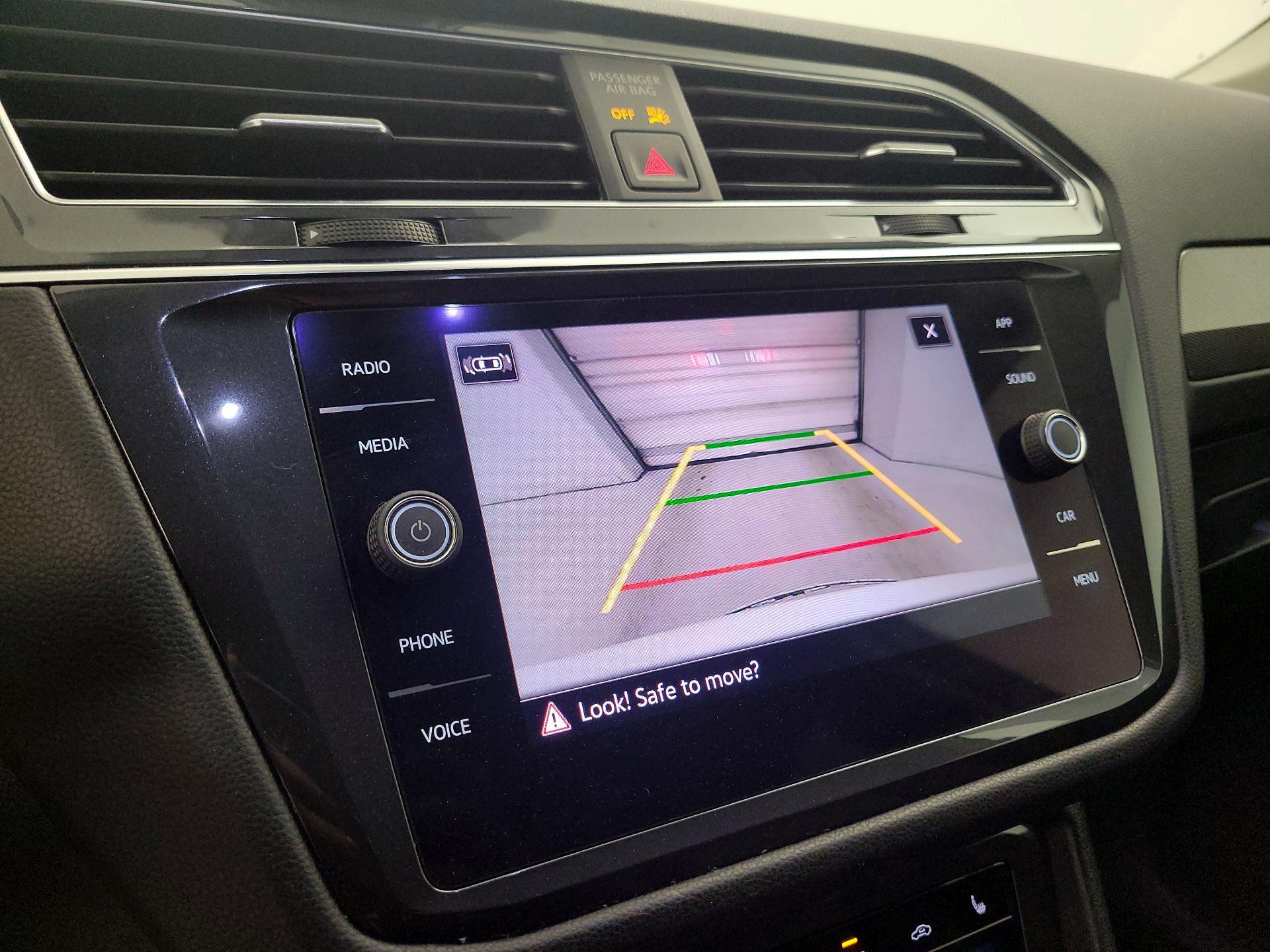 Thumbnail: 2022 Volkswagen Tiguan - 14