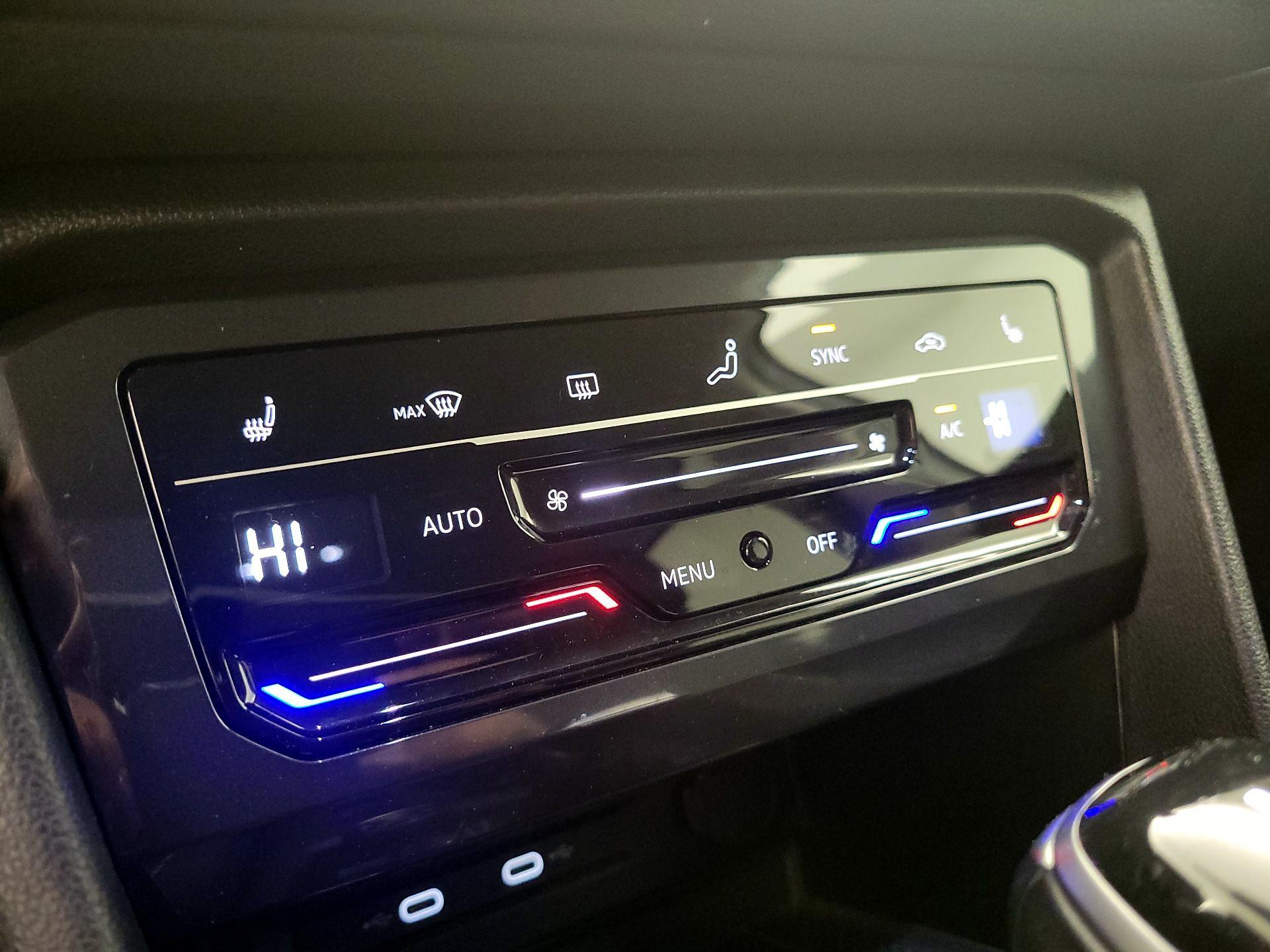 Thumbnail: 2022 Volkswagen Tiguan - 16