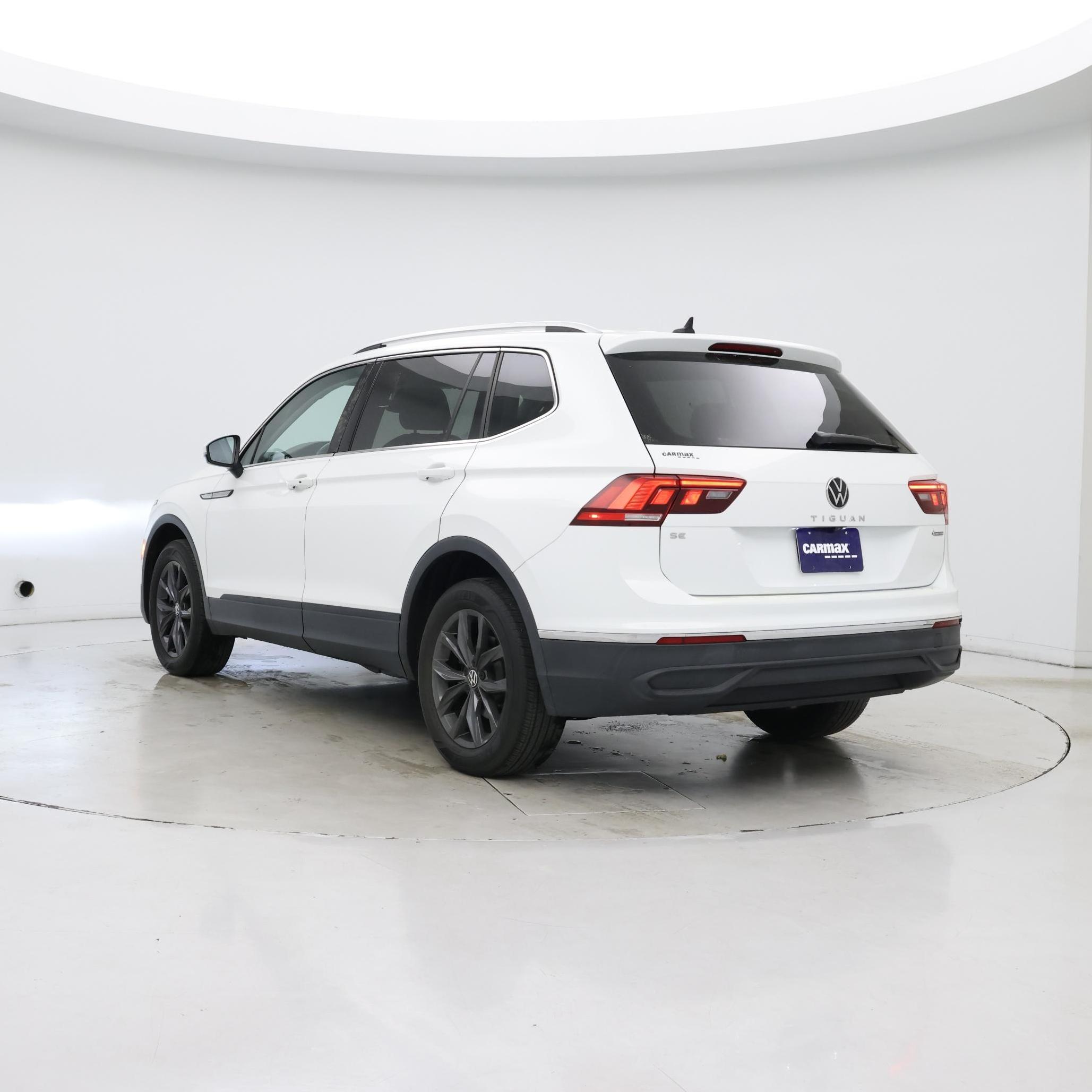 Thumbnail: 2022 Volkswagen Tiguan - 2