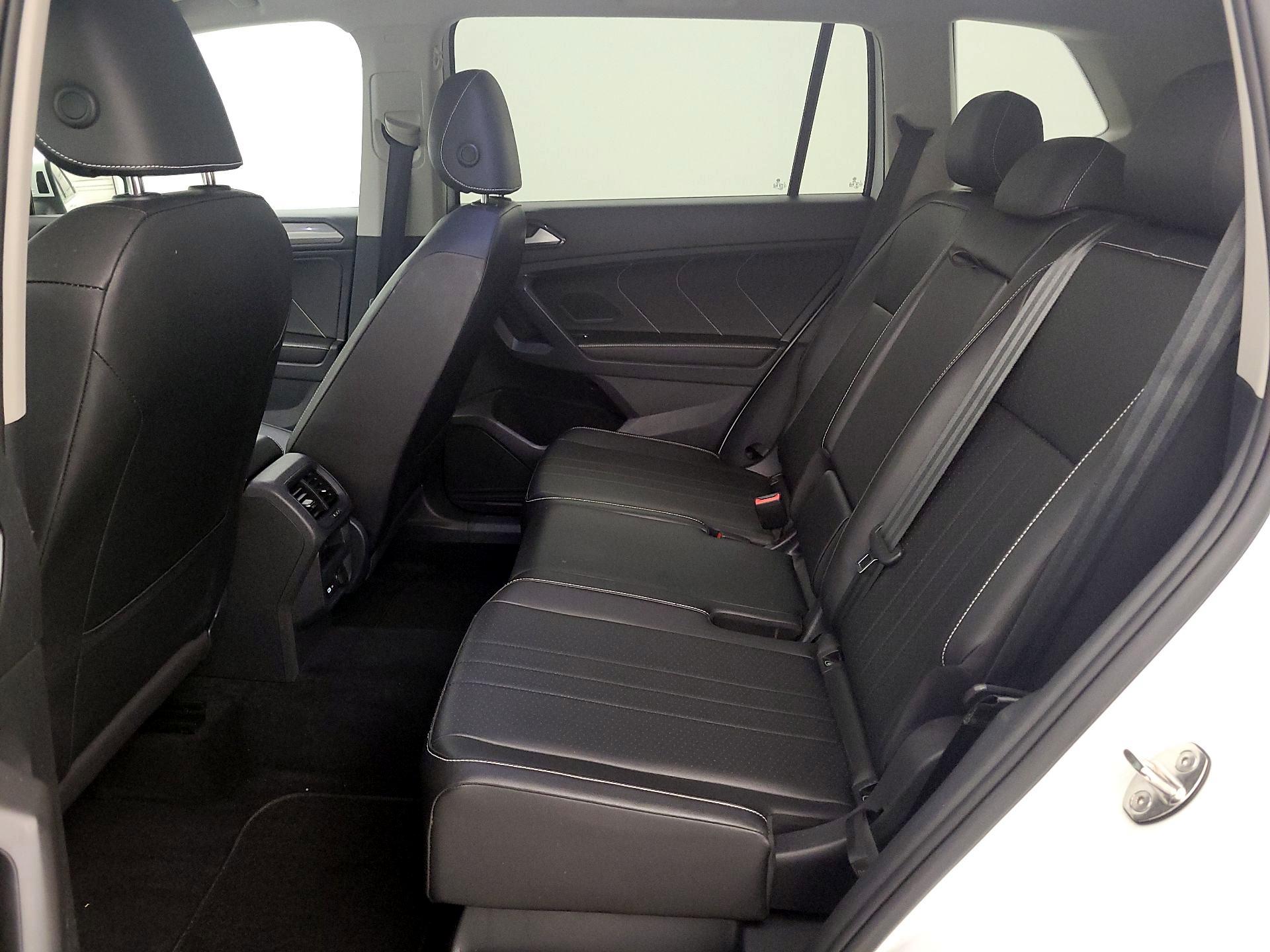 Thumbnail: 2022 Volkswagen Tiguan - 19