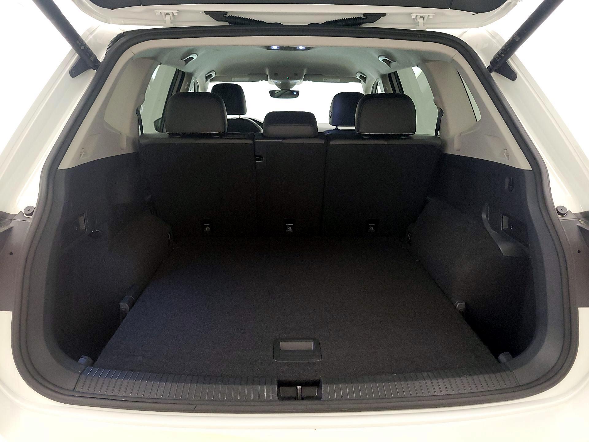 Thumbnail: 2022 Volkswagen Tiguan - 20