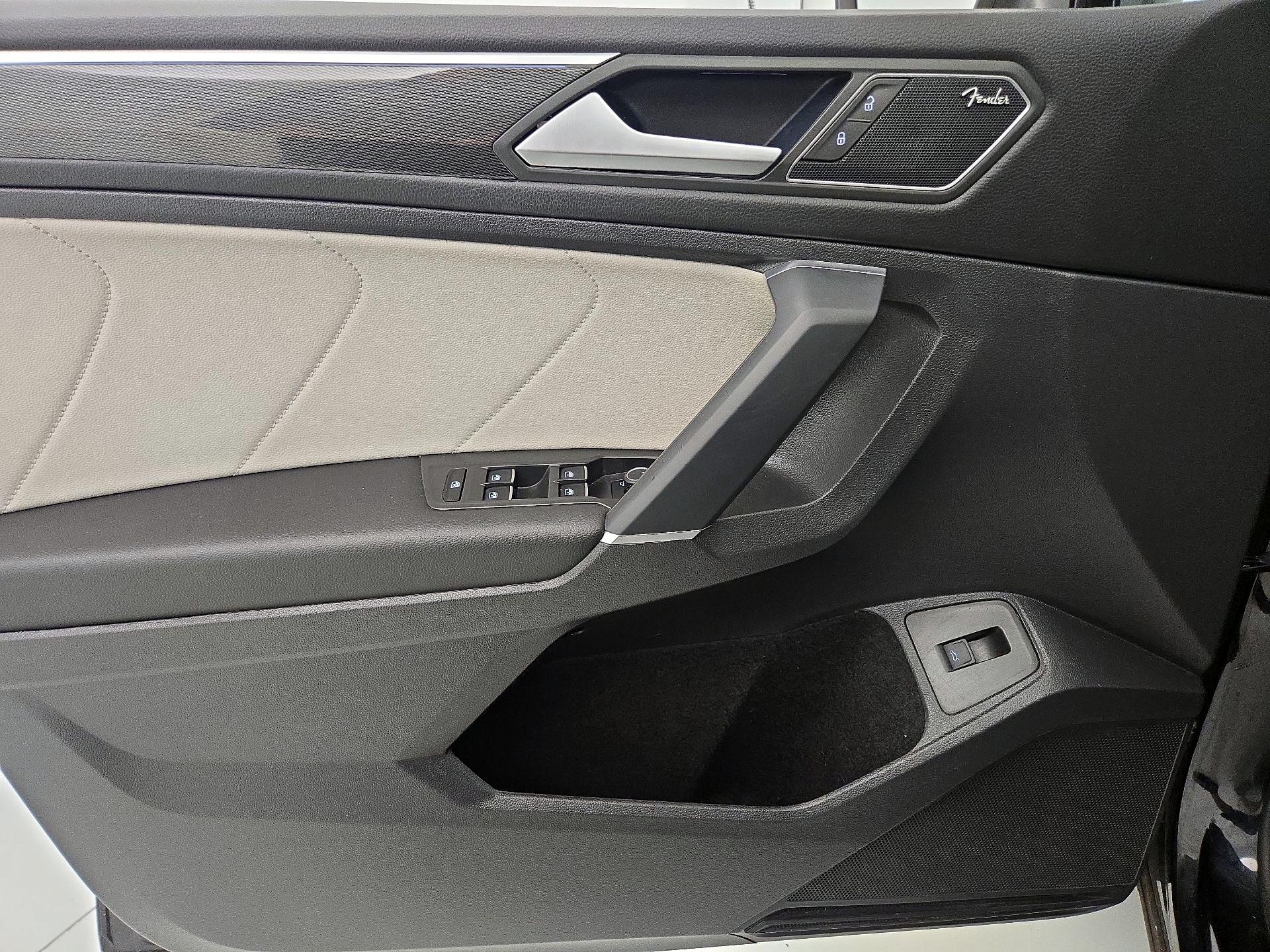 Thumbnail: 2020 Volkswagen Tiguan - 12