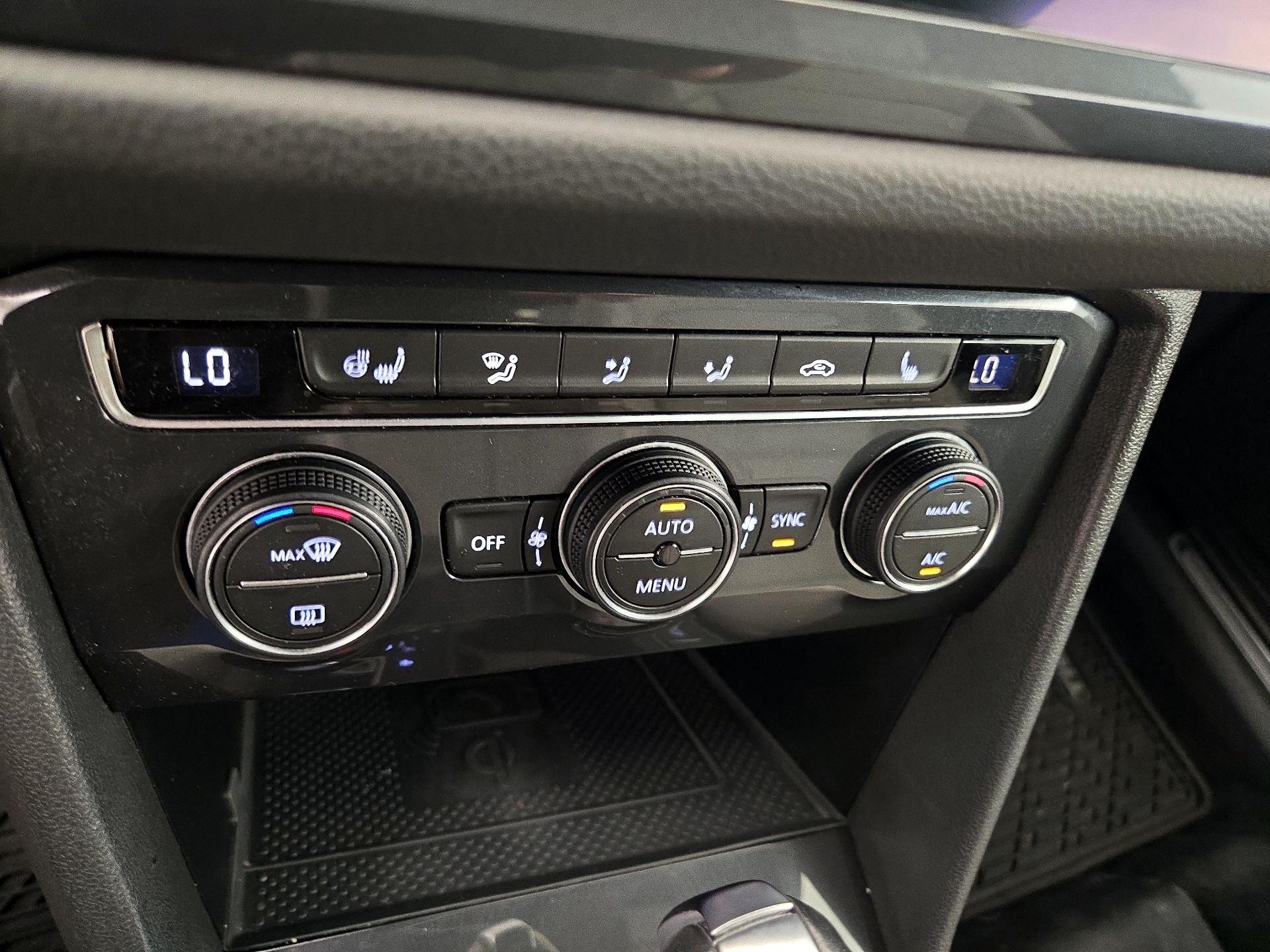 Thumbnail: 2020 Volkswagen Tiguan - 17