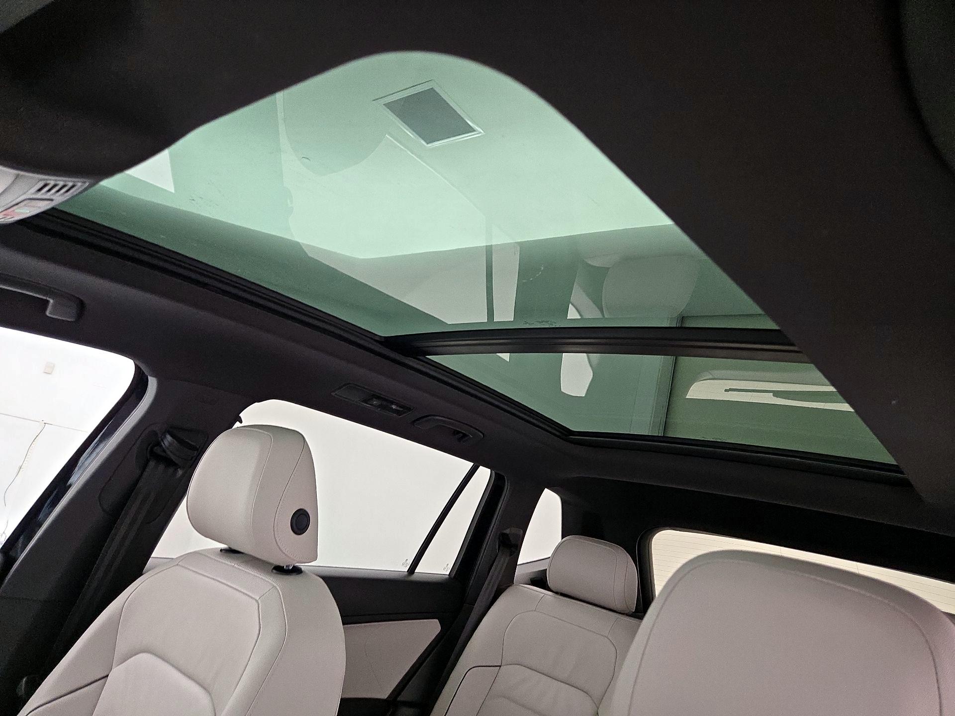 Thumbnail: 2020 Volkswagen Tiguan - 20