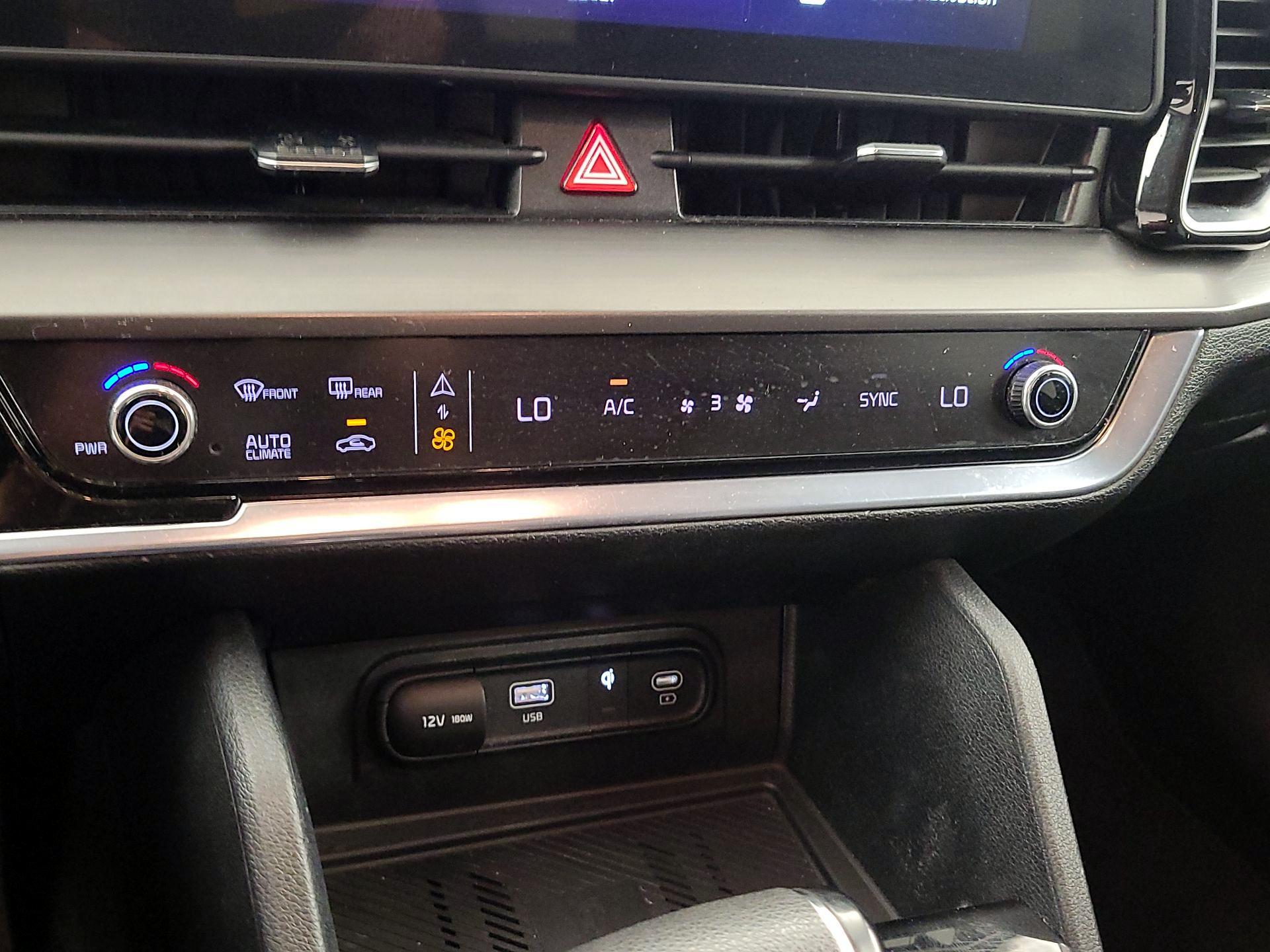 Thumbnail: 2023 Kia Sportage - 16