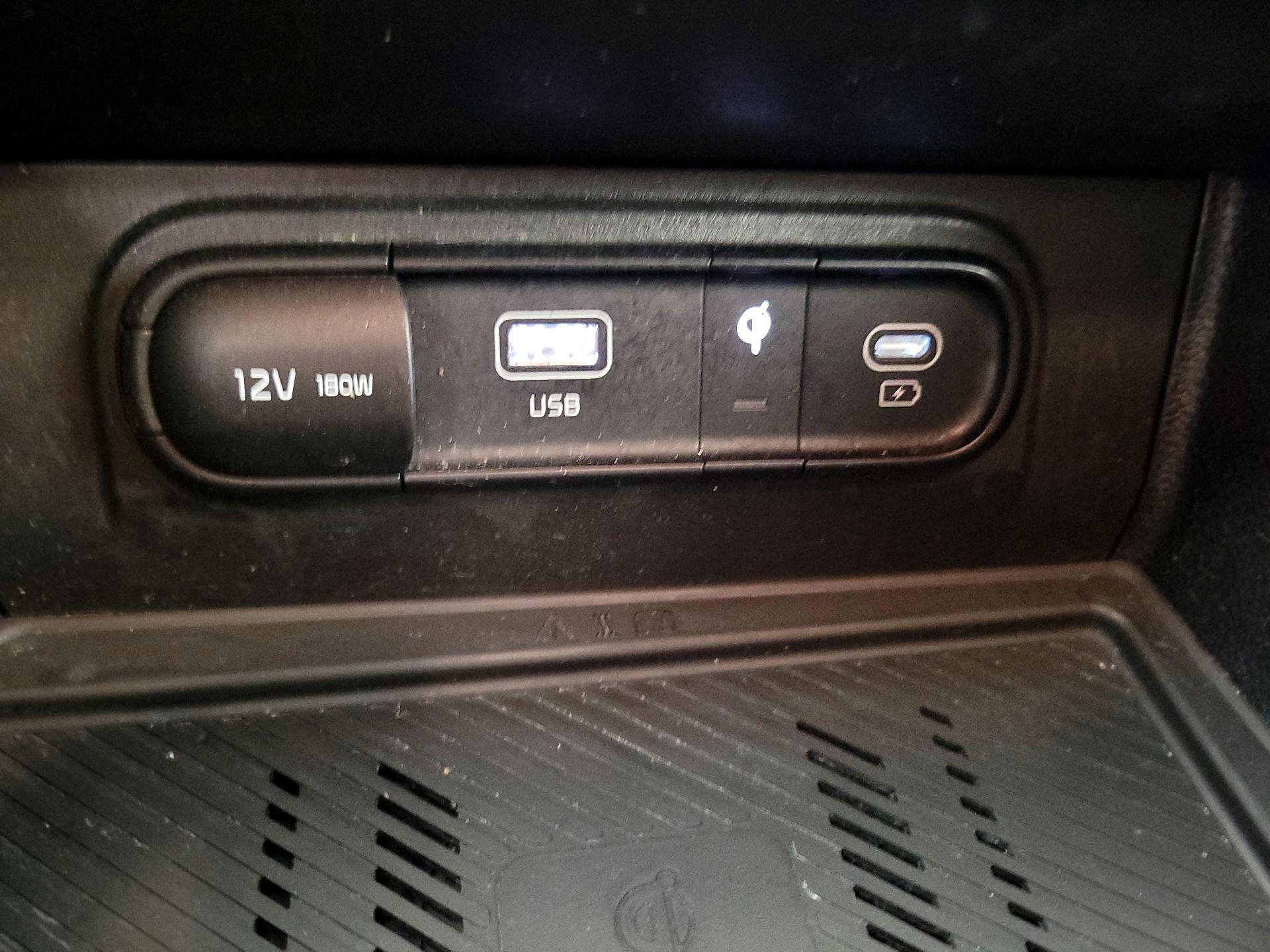 Thumbnail: 2023 Kia Sportage - 18