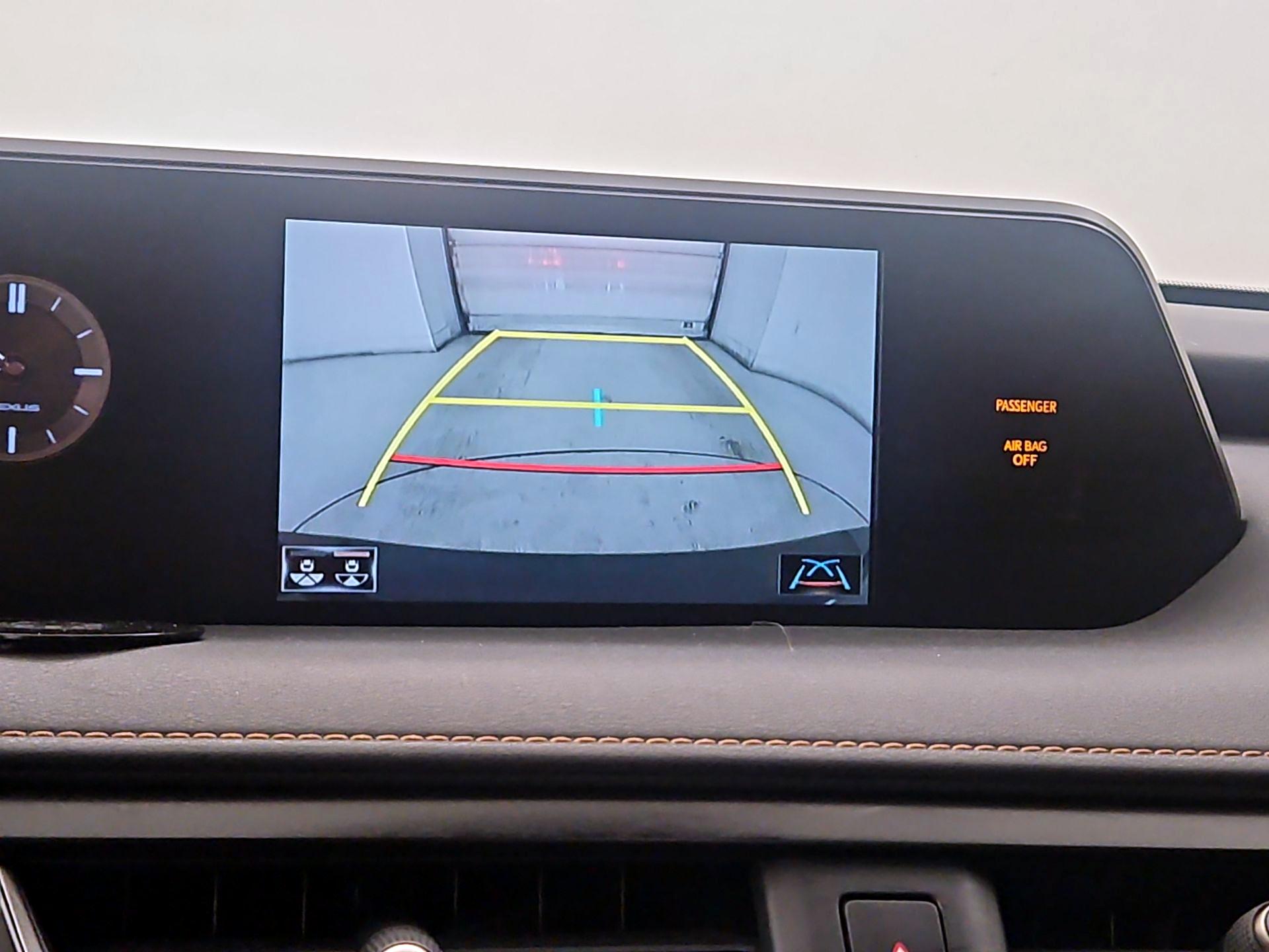 Thumbnail: 2022 Lexus UX - 14