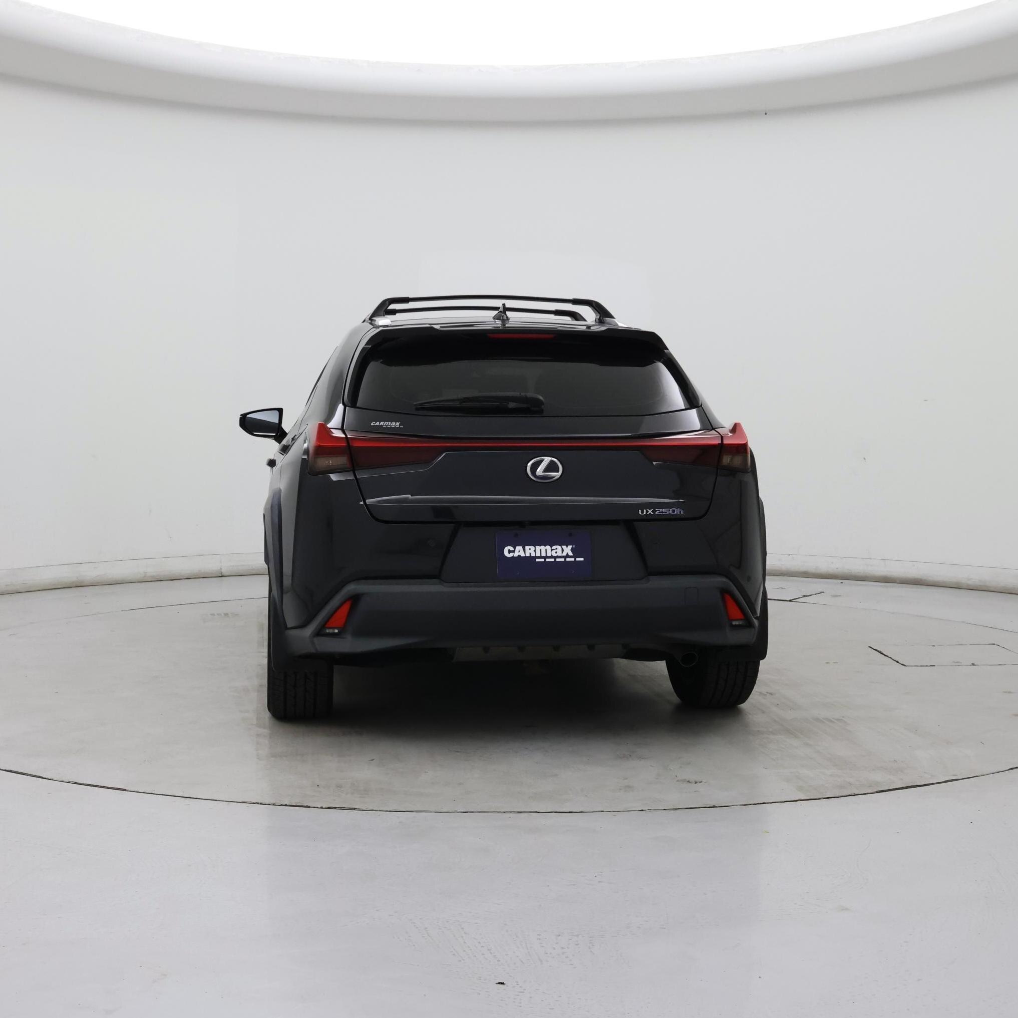 Thumbnail: 2022 Lexus UX - 6