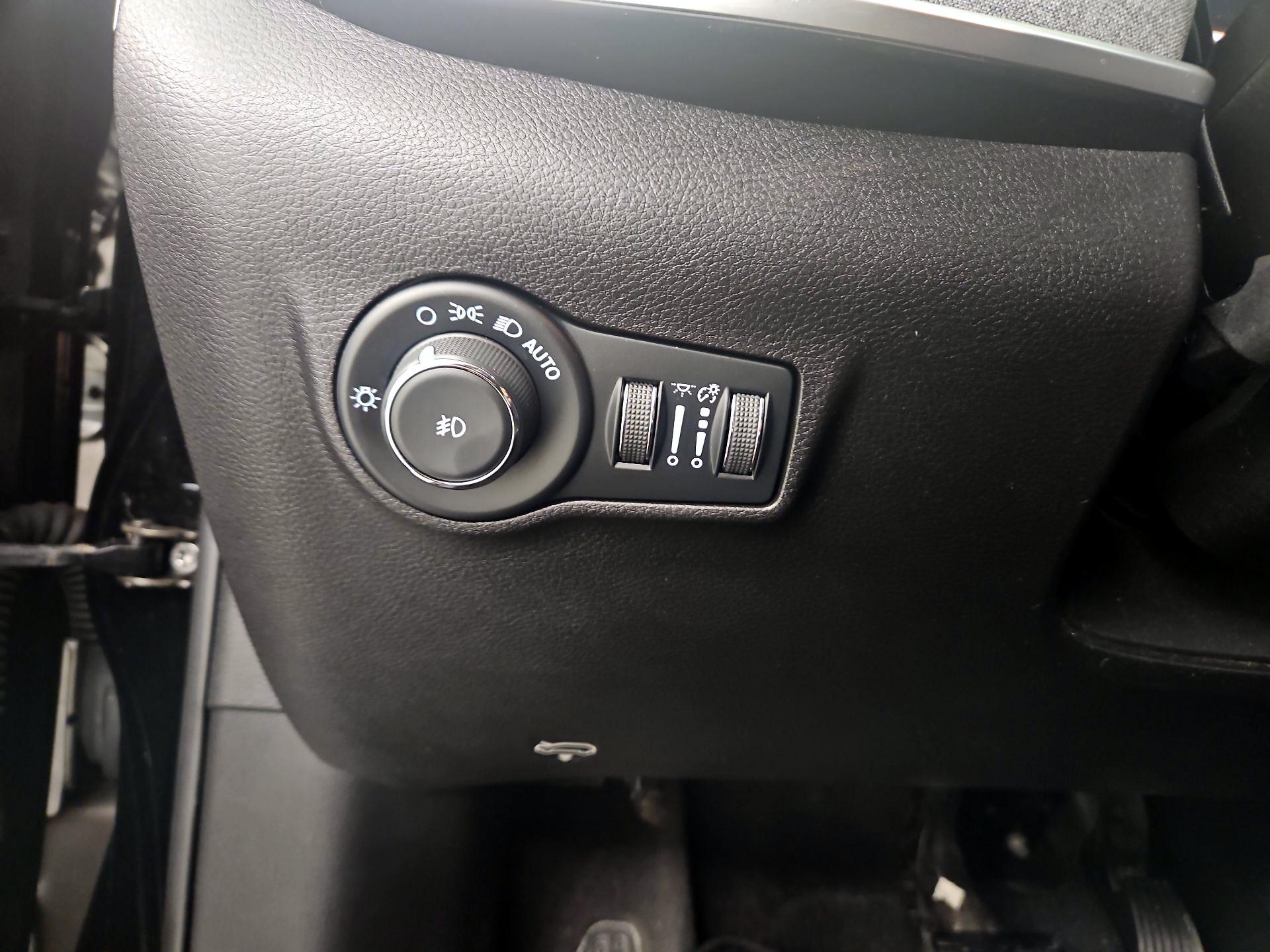 Thumbnail: 2022 Jeep Compass - 13