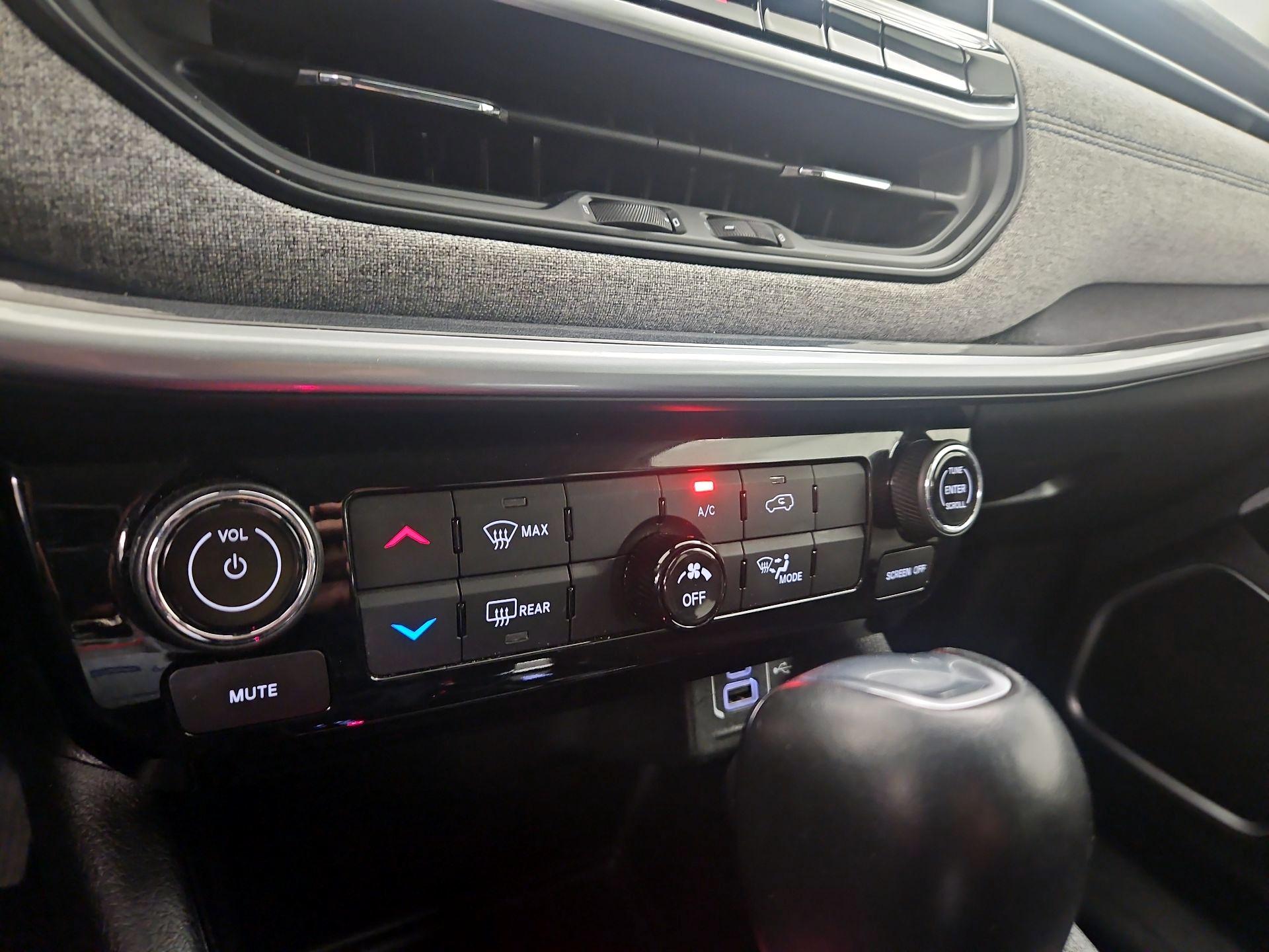 Thumbnail: 2022 Jeep Compass - 16