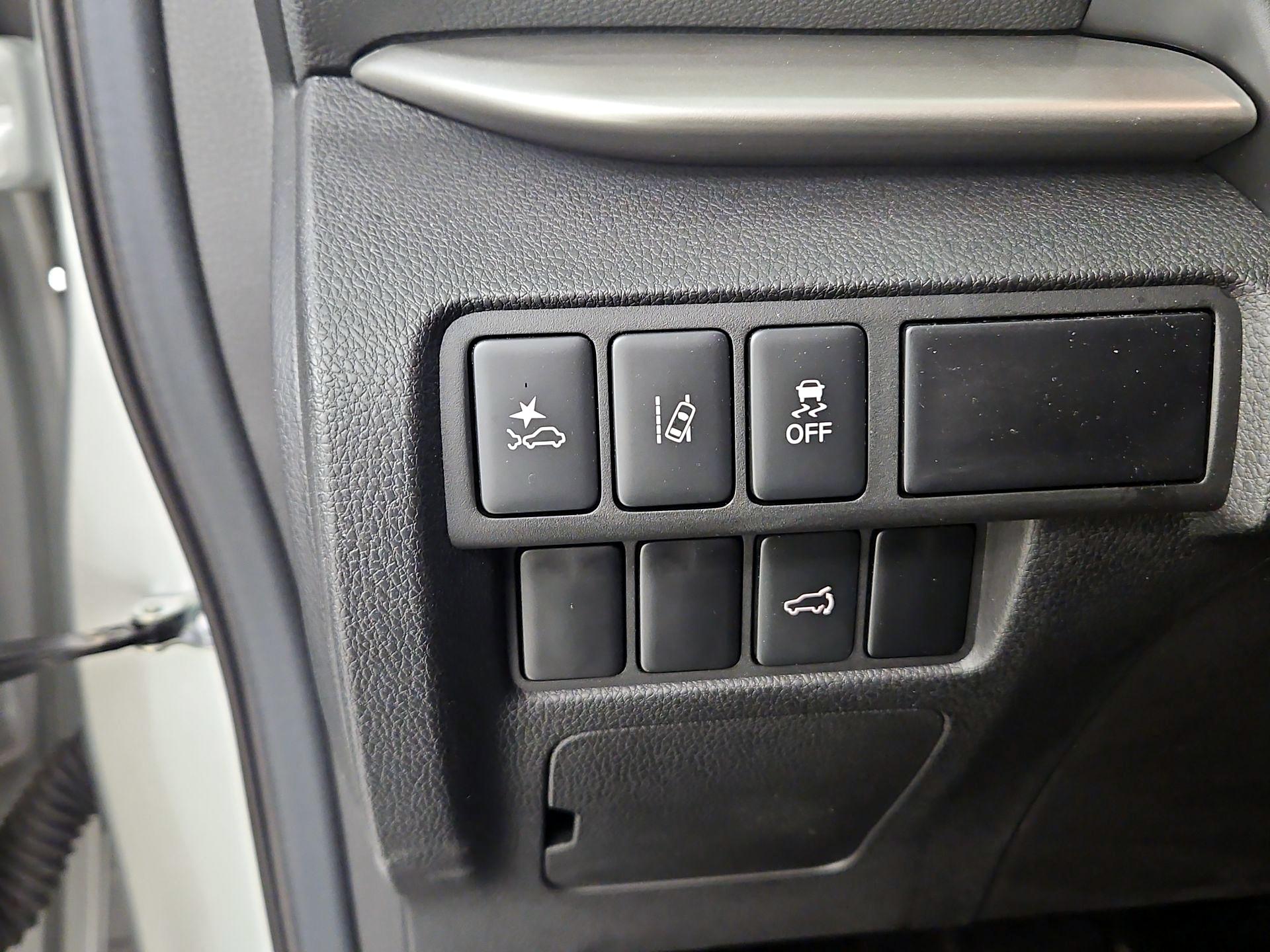 Thumbnail: 2025 Mitsubishi Eclipse Cross - 13