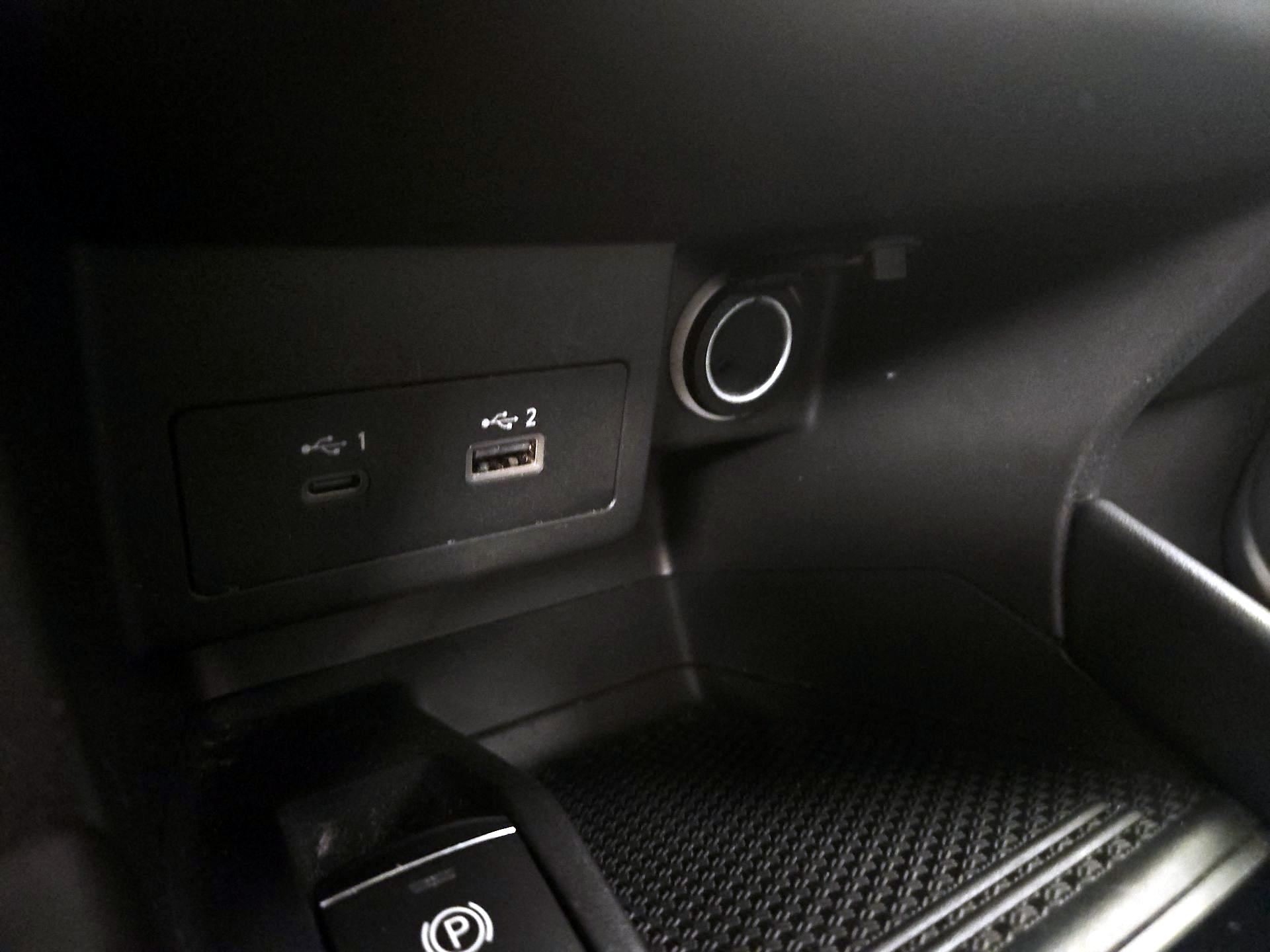 Thumbnail: 2021 Nissan Kicks - 17