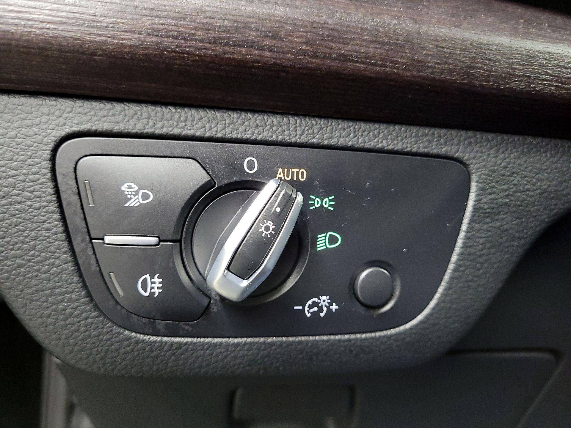 Thumbnail: 2022 Audi Q5 - 11