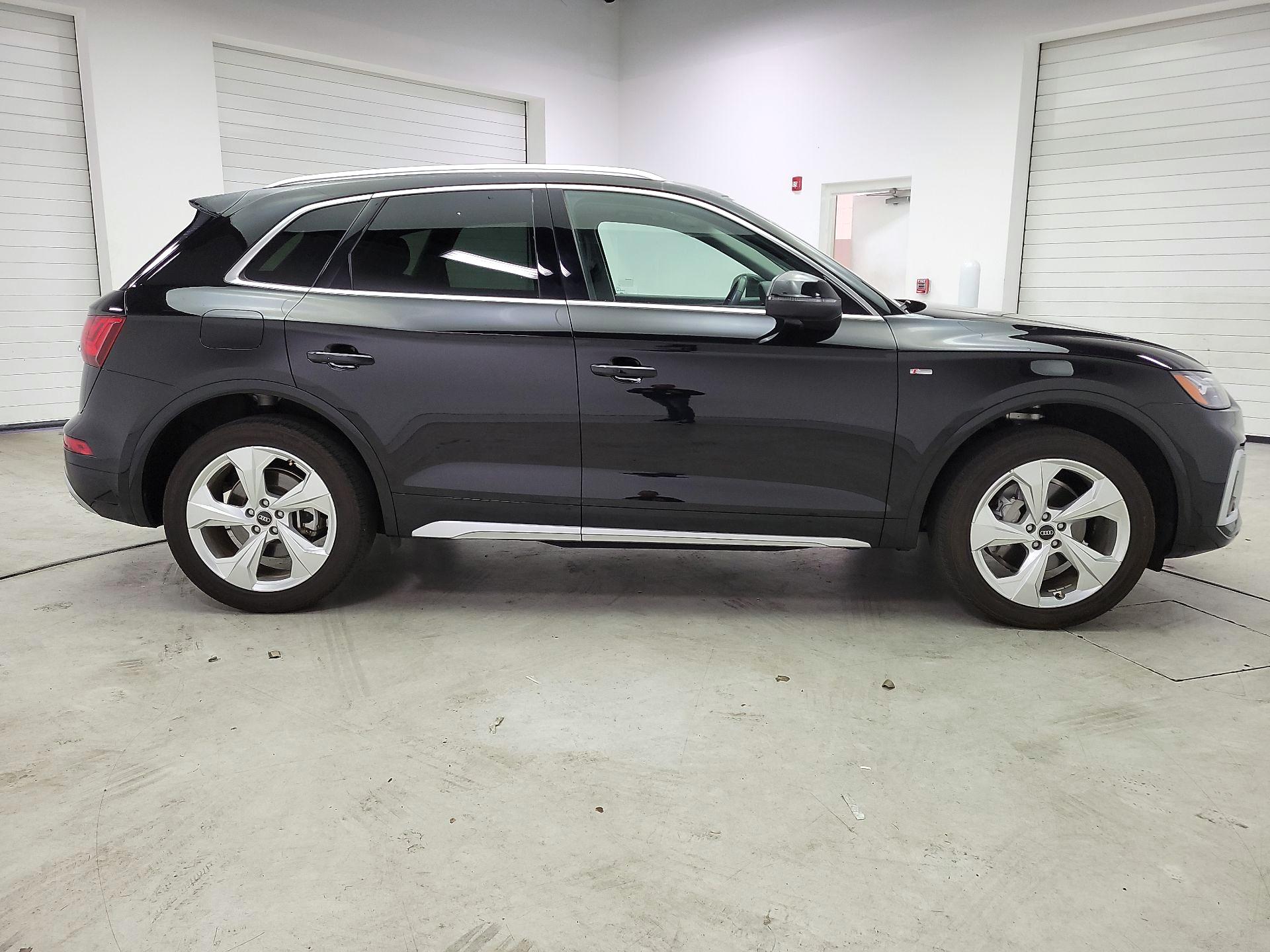 Thumbnail: 2022 Audi Q5 - 4