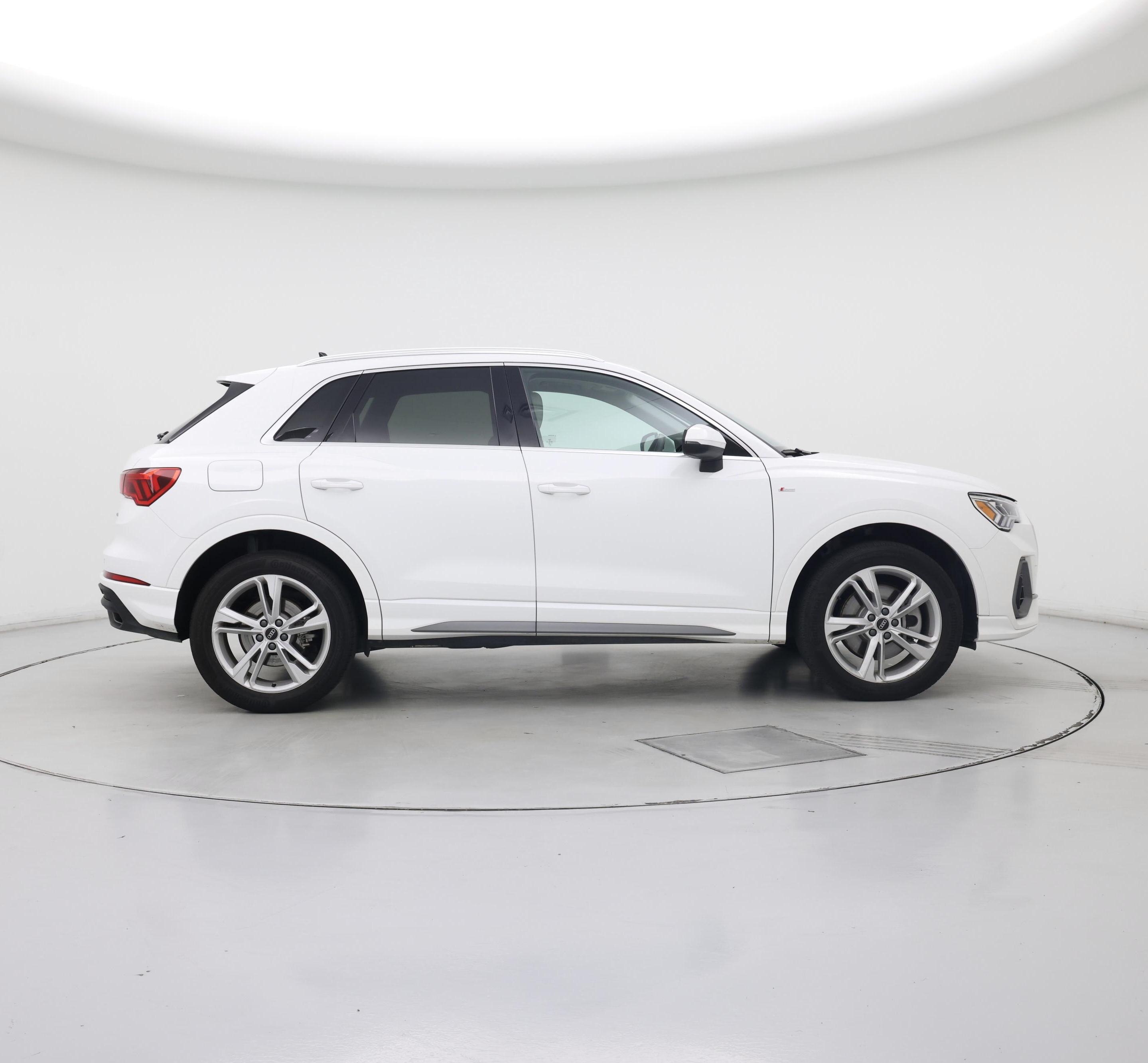 Thumbnail: 2023 Audi Q3 - 7