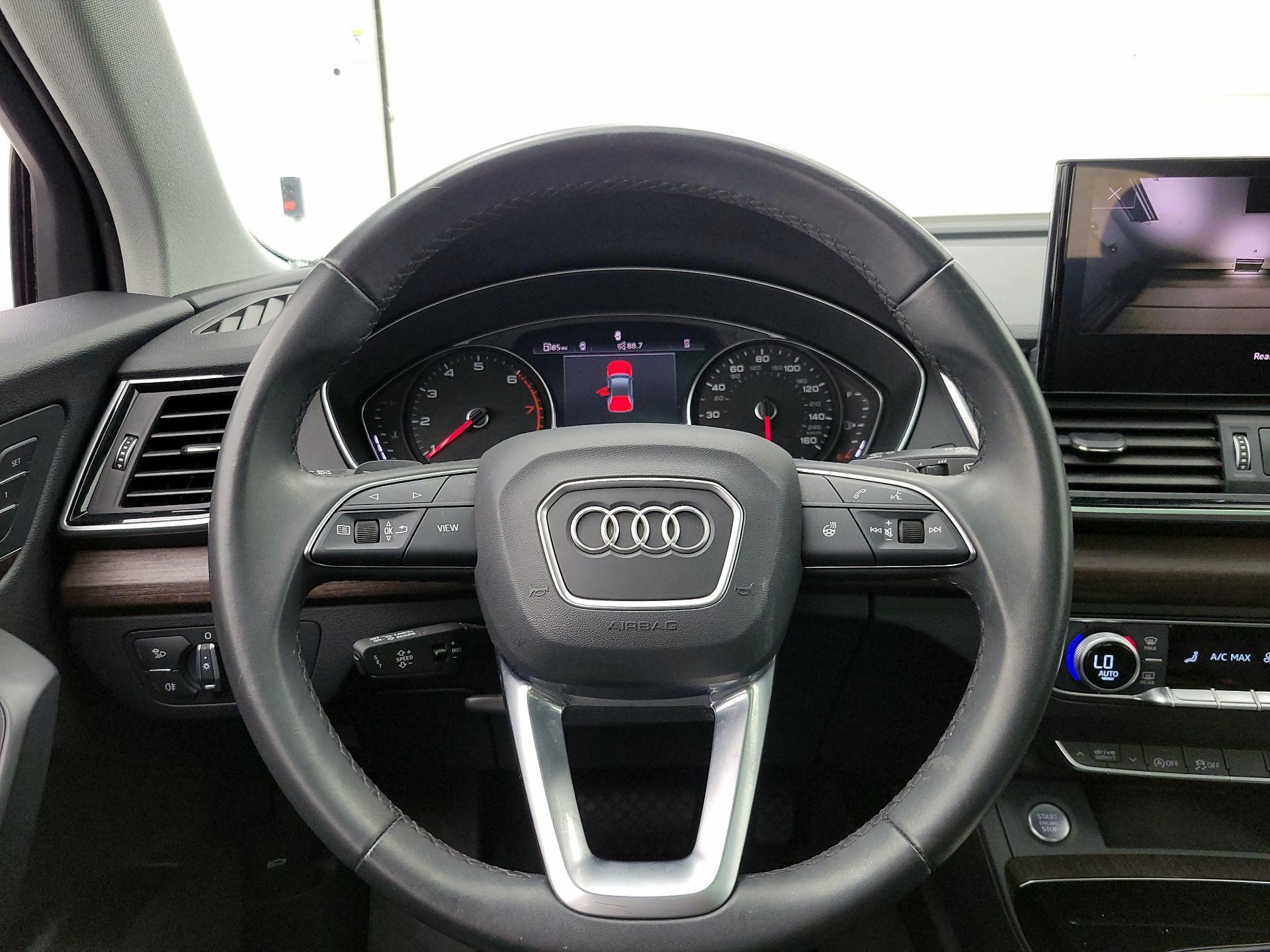 Thumbnail: 2023 Audi Q5 - 10